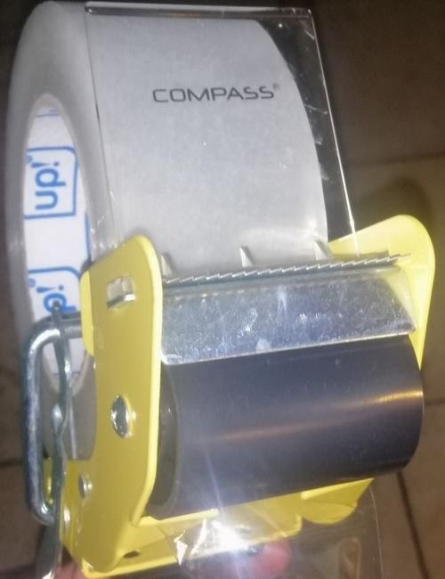 Диспенсер для скотчу Compass CP-TG у реальних умовах використання від покупця Дмитро.