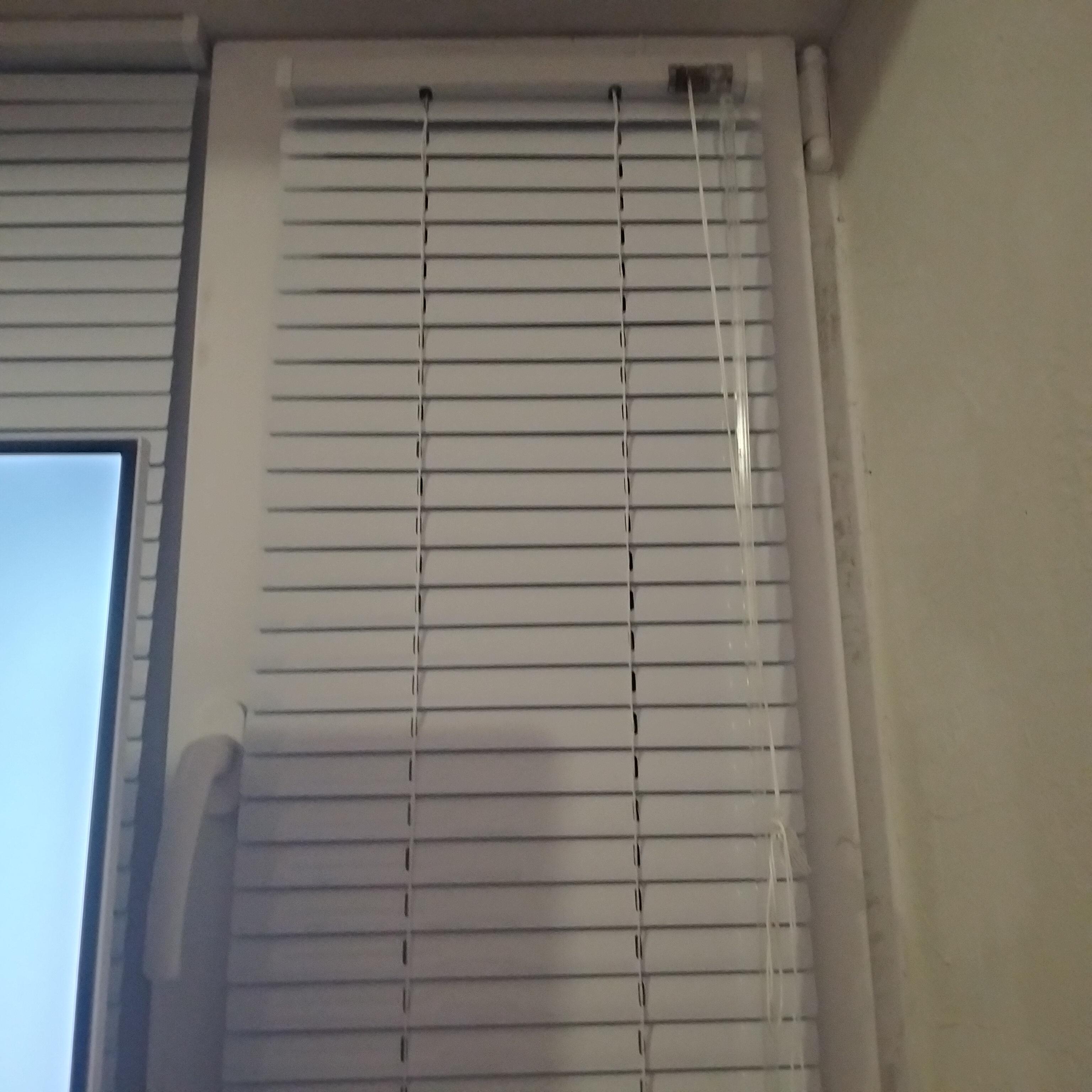 Жалюзі горизонтальні алюмінієві E-ROLETA 60х130 см Білий (451-60-130) у реальних умовах використання від користувача Ольга.