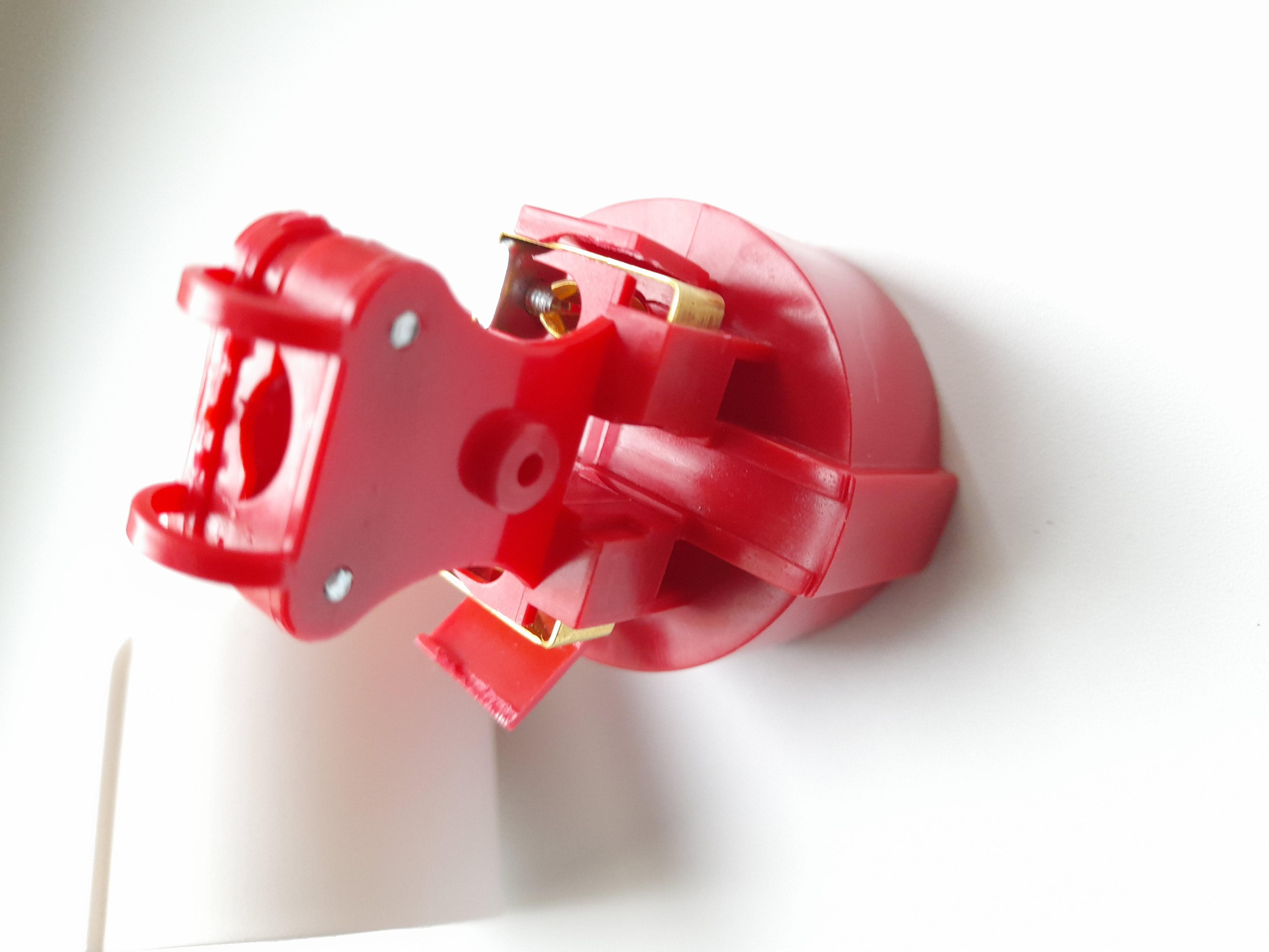 Гнездо Neomax усиленное NX1108 с заземлением 220В 16А IP20 пластик черный в реальных условиях использования от пользователя Сергій Миколайович.