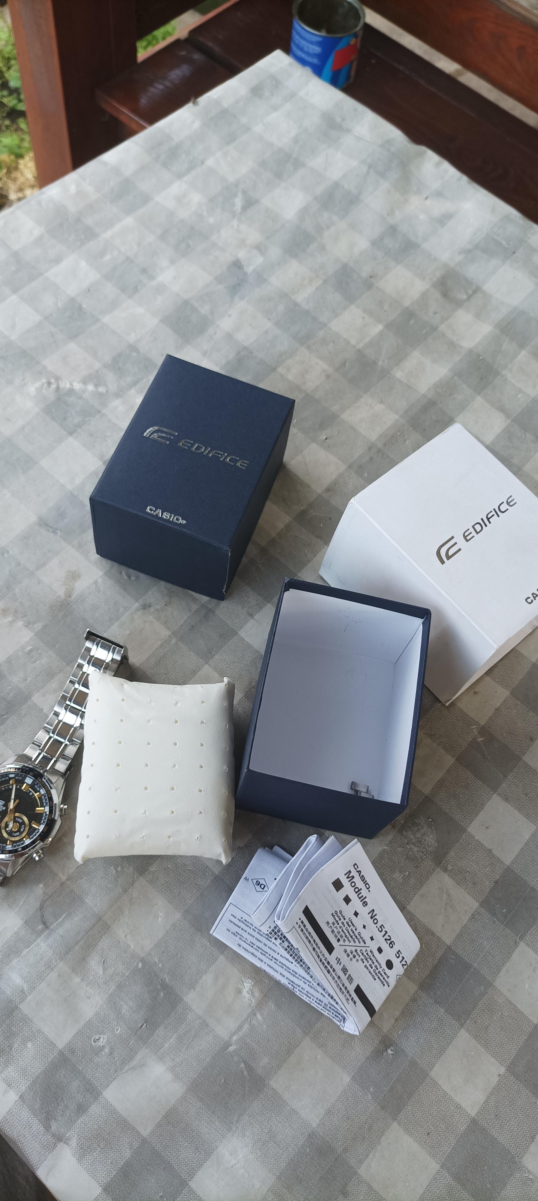 Фото: Годинник Casio EDIFICE Classic ERA-600D-1A9VUEF (wtchs_19), надіслане покупцем Олег Годинник Casio EDIFICE Classic ERA-600D-1A9VUEF (wtchs_19) у реальних умовах використання від покупця Олег.