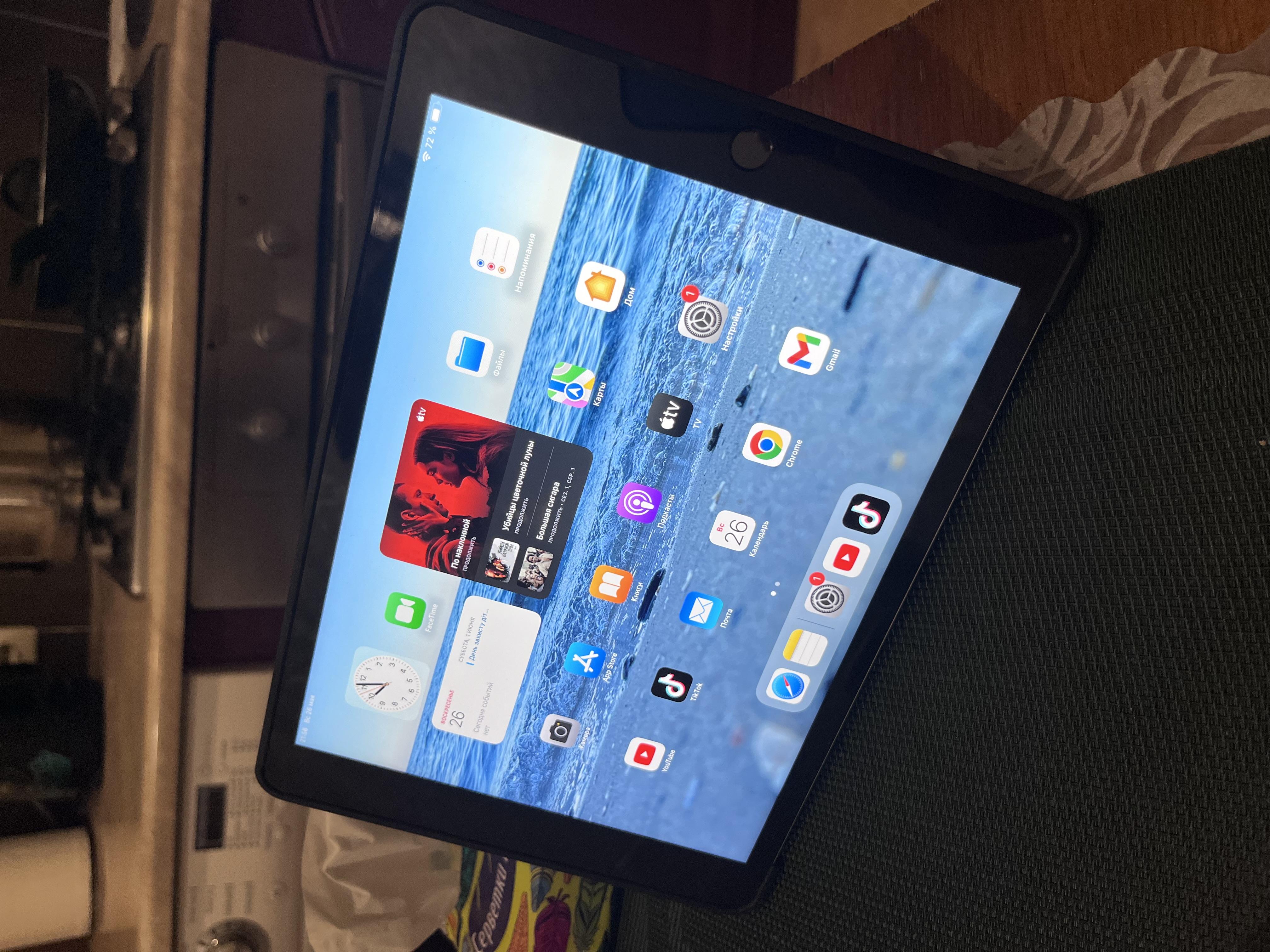 Планшет Apple iPad 2021 10,2" 64GB Wi-Fi space gray (MK2K3RK/A) в реальных условиях использования от пользователя Денис.