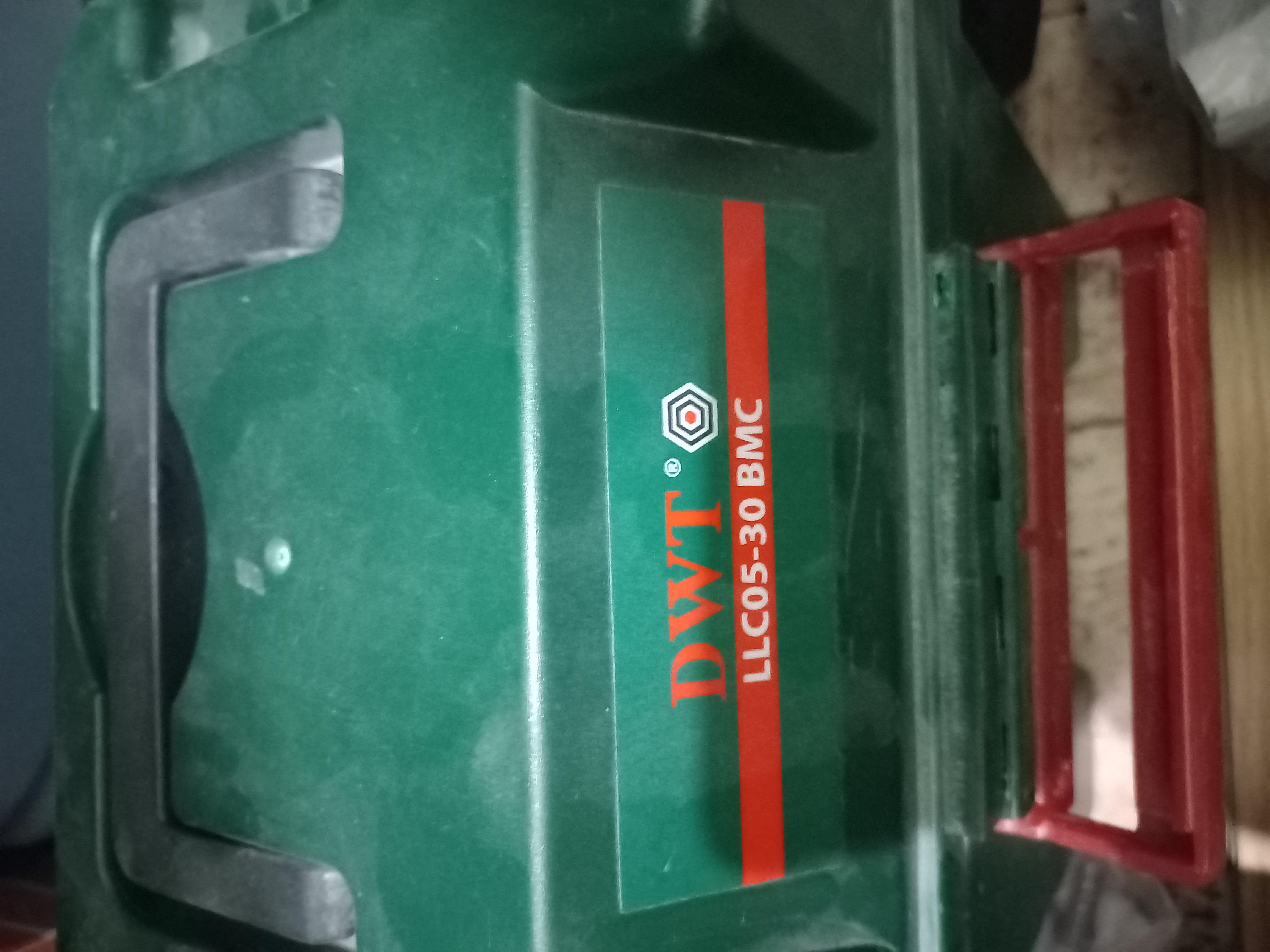 Тринога для лазерного рівня DWT LLC-TR1 у реальних умовах використання від користувача Світлана.