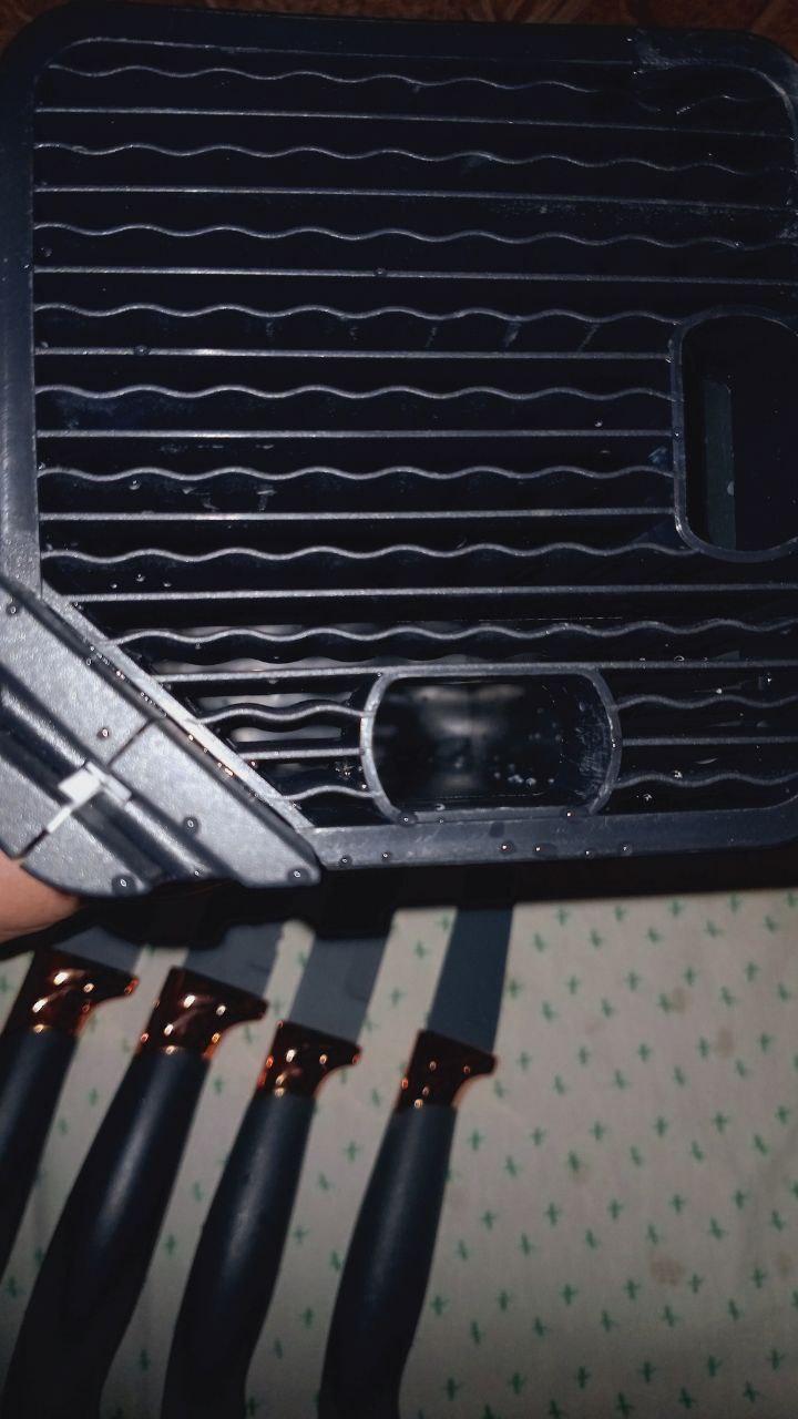 Набор кухонных ножей с ножницами и овощечисткой на подставке 5 штук Черный в реальных условиях использования от пользователя Olga.