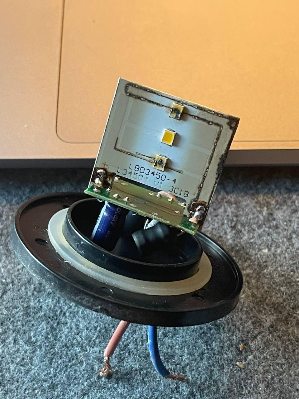 Подсветка для фасадов и ступенек Jazzway PWL-120120/0-90D LED 2x4 Вт черный в реальных условиях использования от пользователя Yaro.