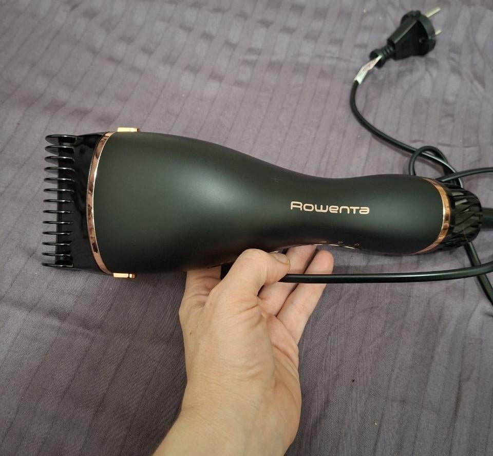 Фен Rowenta Ultimate Experience Air Motion CF8C20E0 в реальных условиях использования от пользователя Василина Столащук.