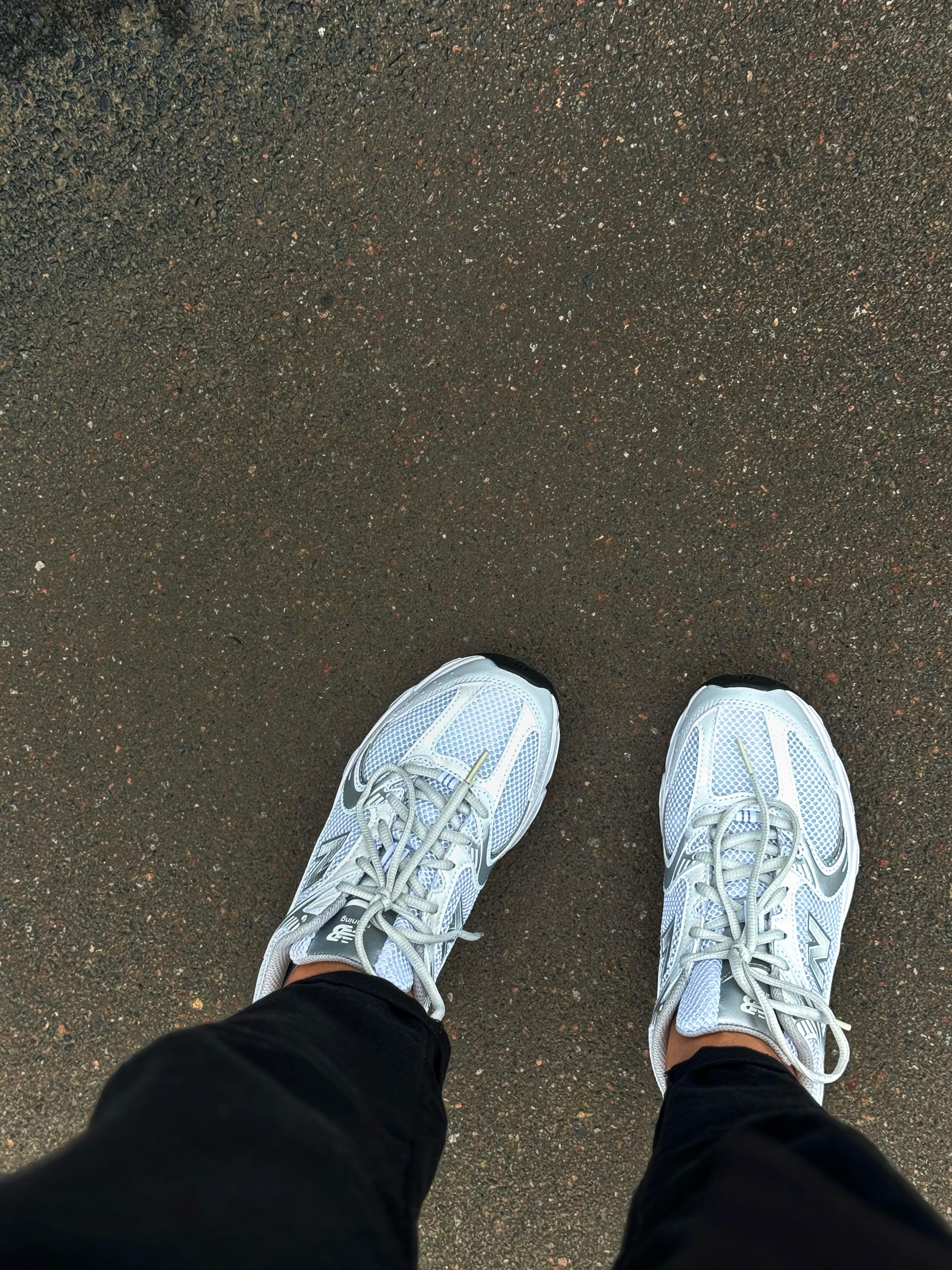 Кроссовки унисекс демисезонные New Balance MR530EMA р.40,5 белые в реальных условиях использования от покупателя Екатерина.