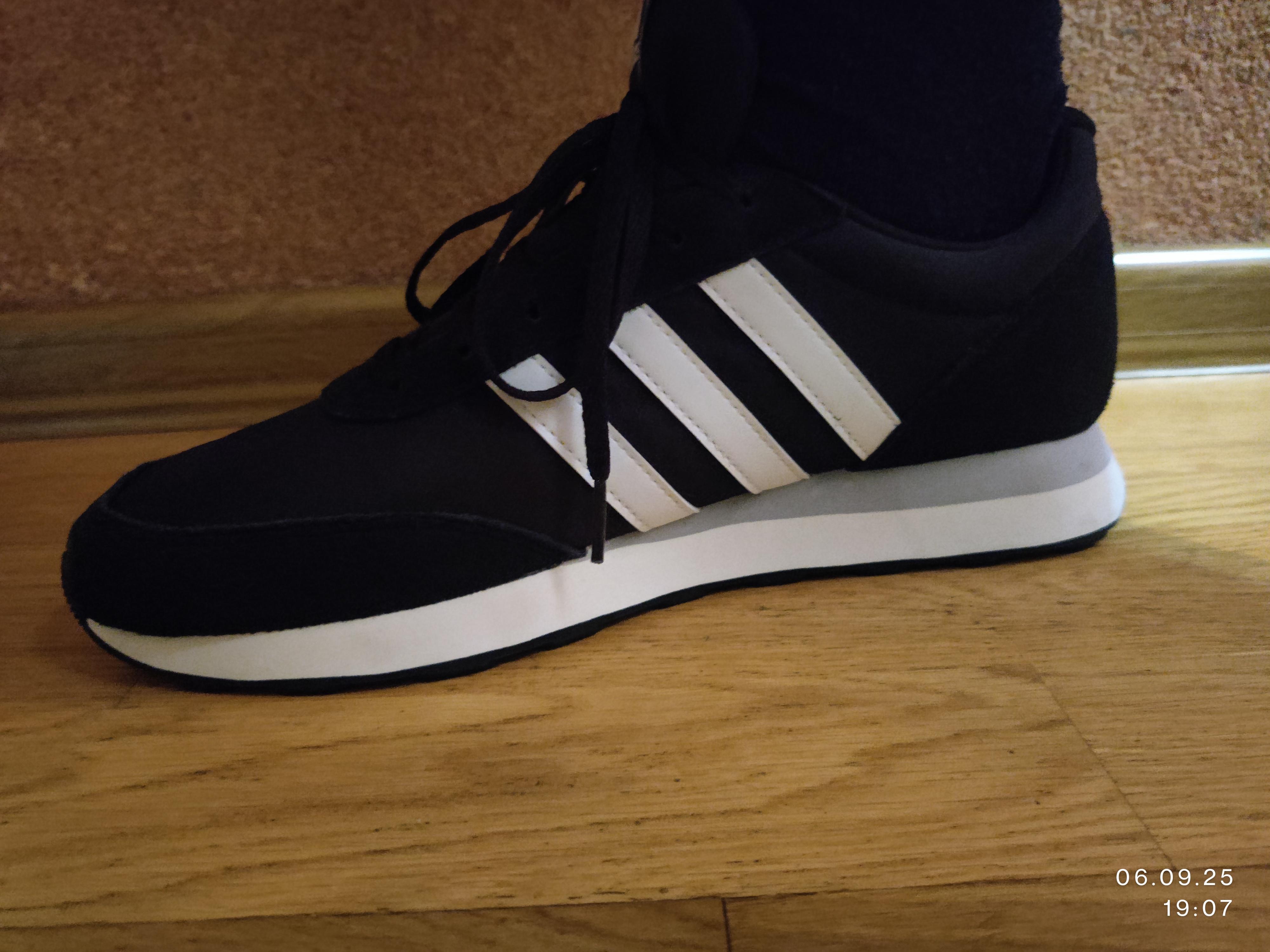 Кросівки чоловічі демісезонні Adidas RUN 60S 3.0 IE3826 р.45 1/3 чорні у реальних умовах використання від користувача Андрій Стахурський.