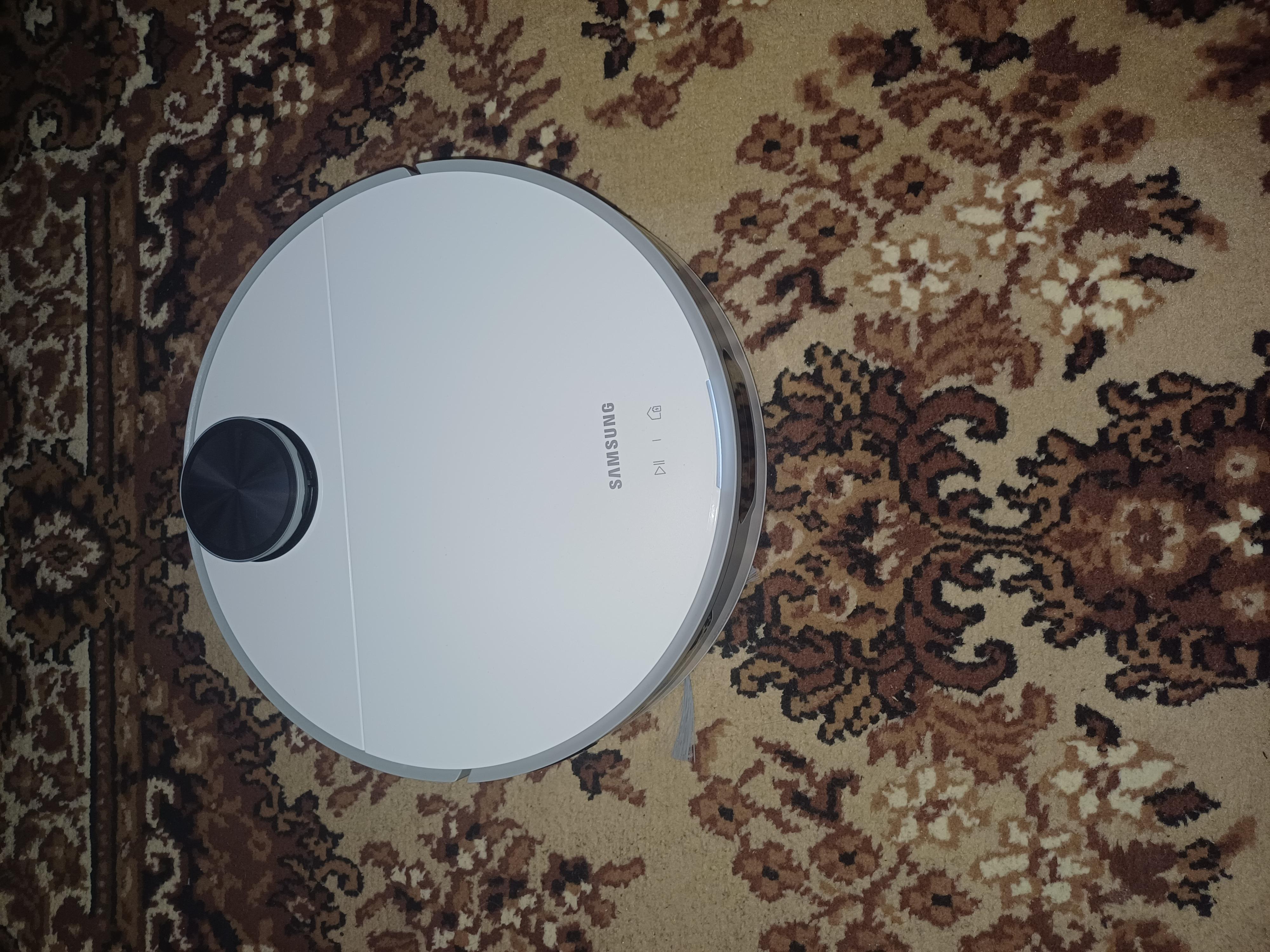 Фото: Робот-пилосос Samsung Bespoke Jet Bot VR30T80313W/UK white, надіслане покупцем Наталія Робот-пилосос Samsung Bespoke Jet Bot VR30T80313W/UK white у реальних умовах використання від покупця Наталія.