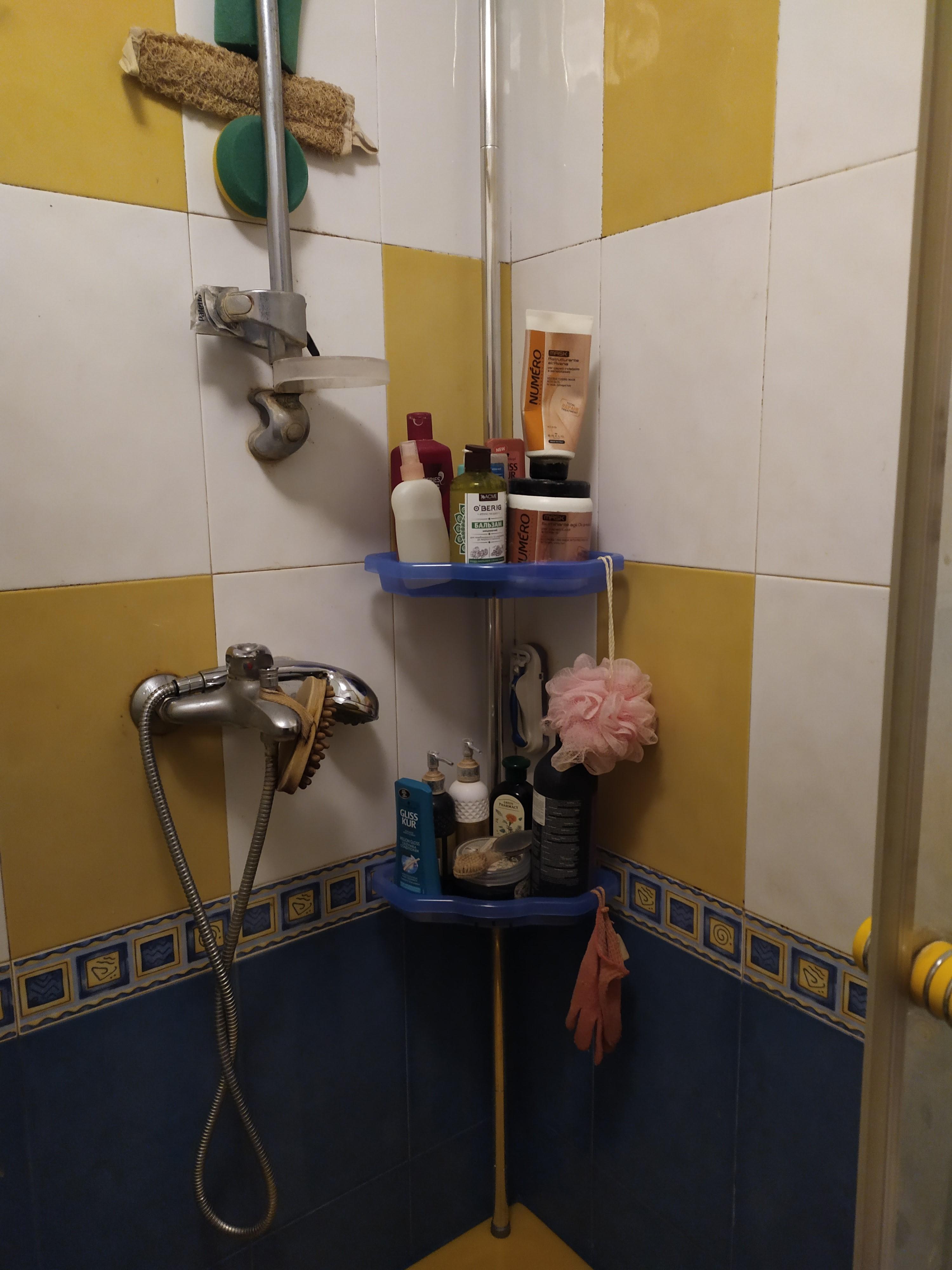 Полочка угловая PRIMANOVA N17-23 голубая в реальных условиях использования от пользователя Татьяна.