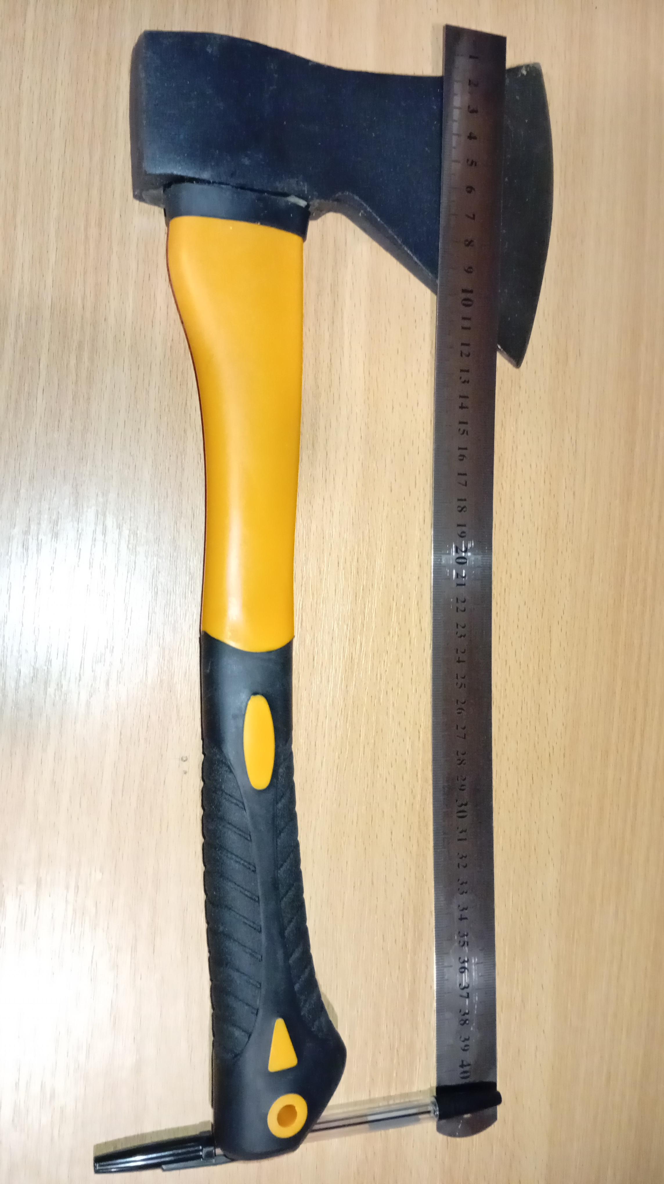 Фото: Колун LT-tools с комбинированной ручкой 1250 г 40 см (52146), отправлено покупателем Віктор Колун LT-tools с комбинированной ручкой 1250 г 40 см (52146) в реальных условиях использования от покупателя Віктор.