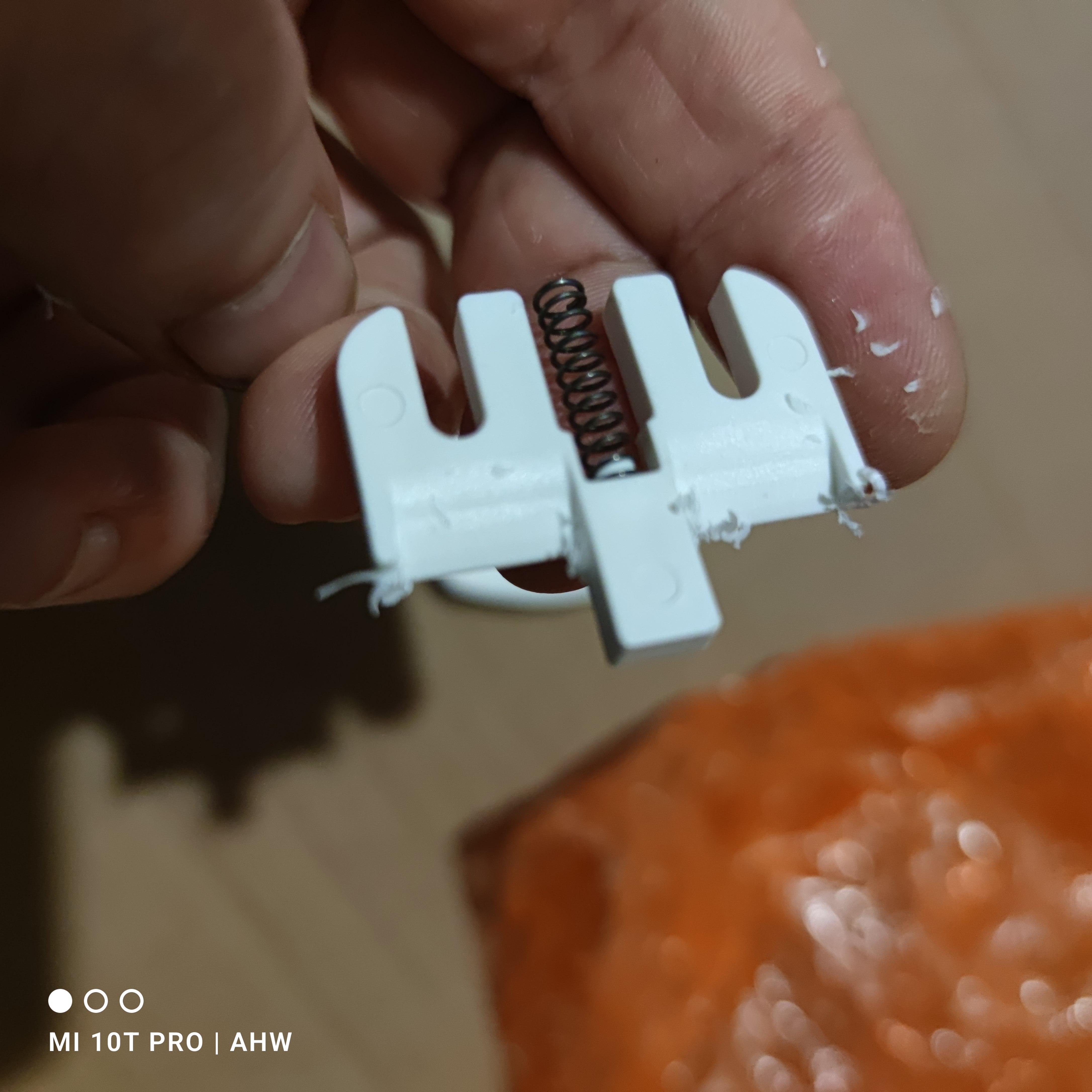 Адаптер Neomax Тип E/F (евро) - Тип G (английская) с заземлением 1 гн. белый NX1029 в реальных условиях использования от пользователя Микола.