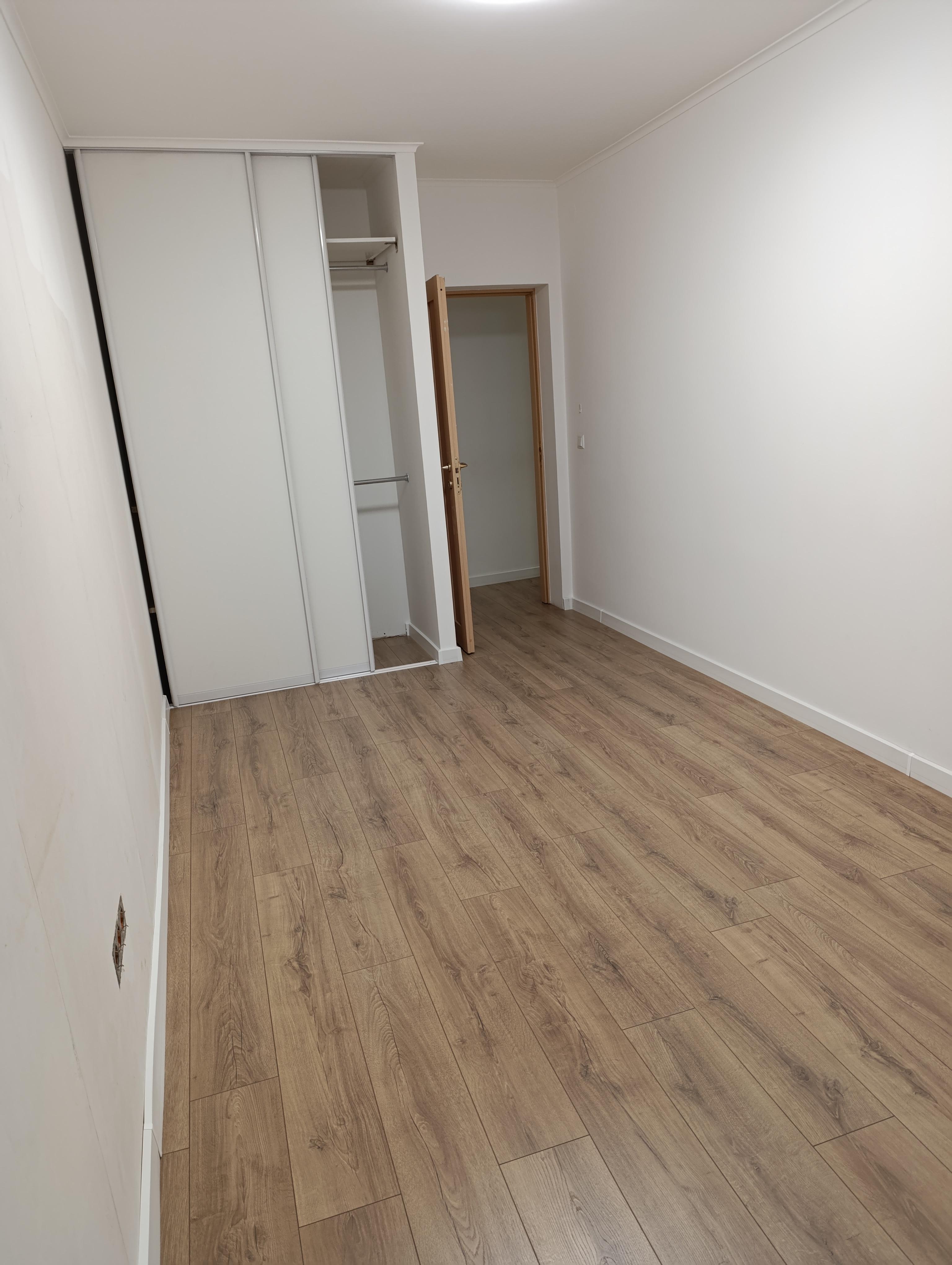 Ламінат Peli Parquet Anatolia 4V Grey 33/АС5 8 мм (AN902) у реальних умовах використання від користувача Kristina.