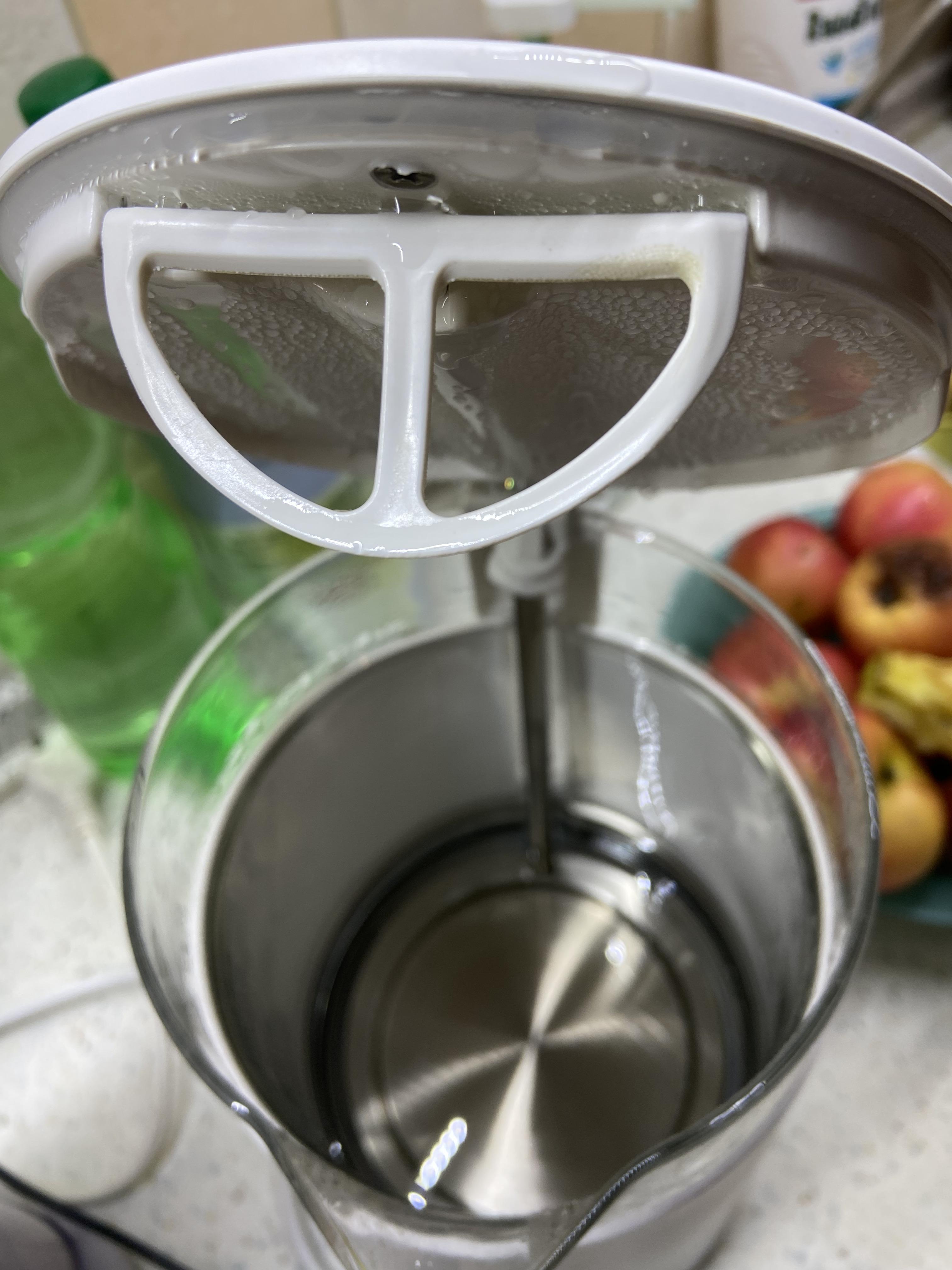 Электрочайник HausMark EK-17102 черный в реальных условиях использования от пользователя Роман.