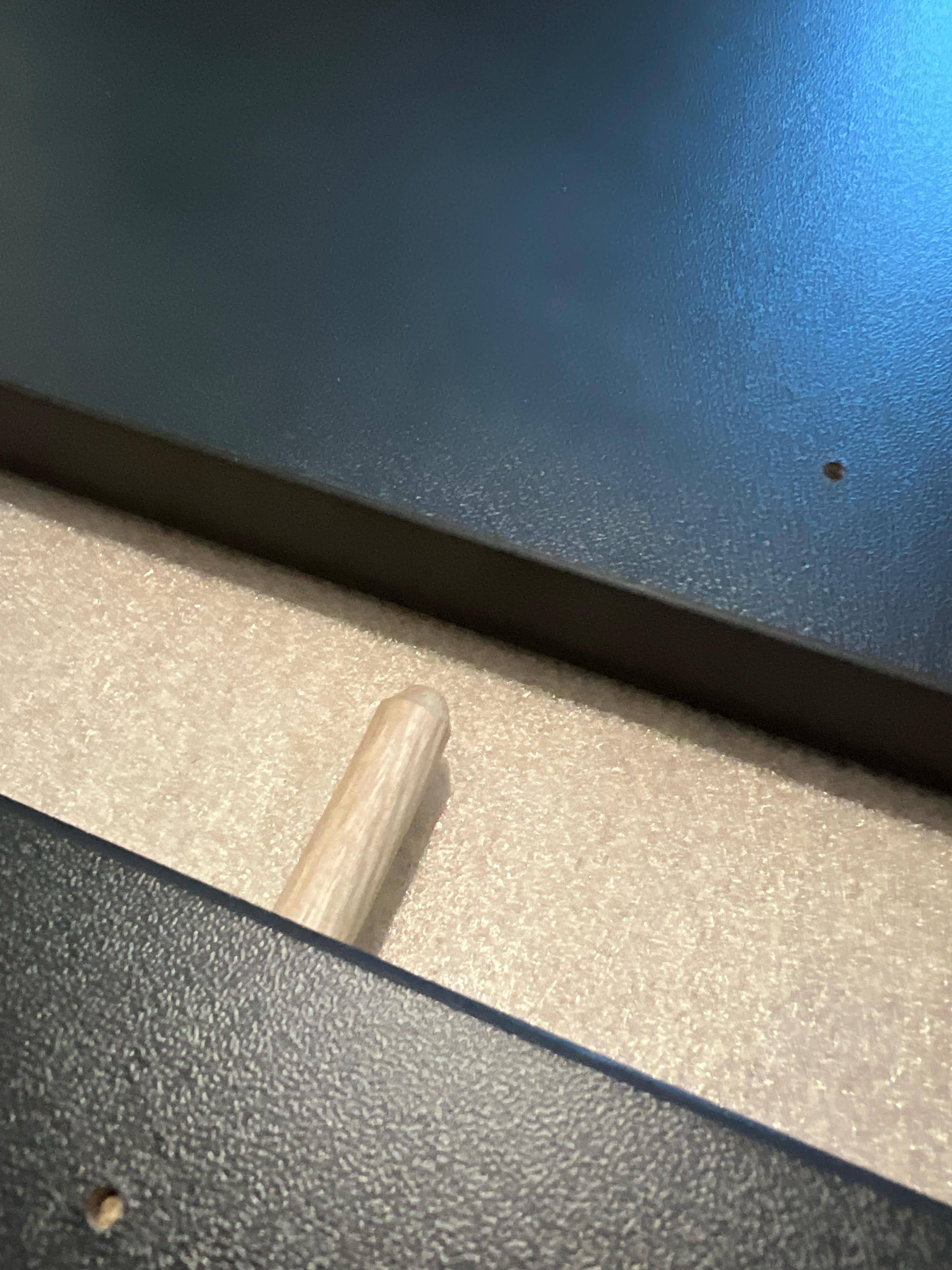 Стол компьютерный OfficePro ODE514 черный в реальных условиях использования от покупателя Віктор.