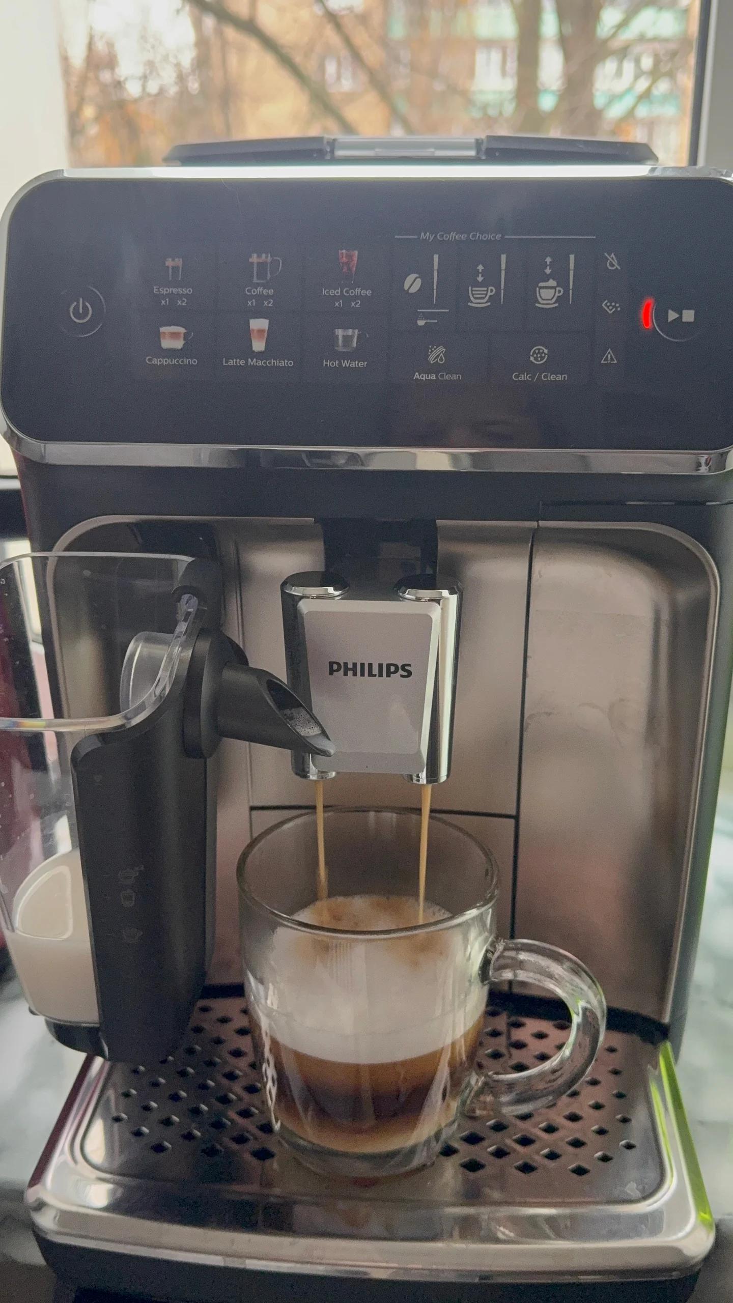 Фото: Кавомашина Philips EP4346/71 4300 series, надіслане покупцем Андрій Кавомашина Philips EP4346/71 4300 series у реальних умовах використання від покупця Андрій.