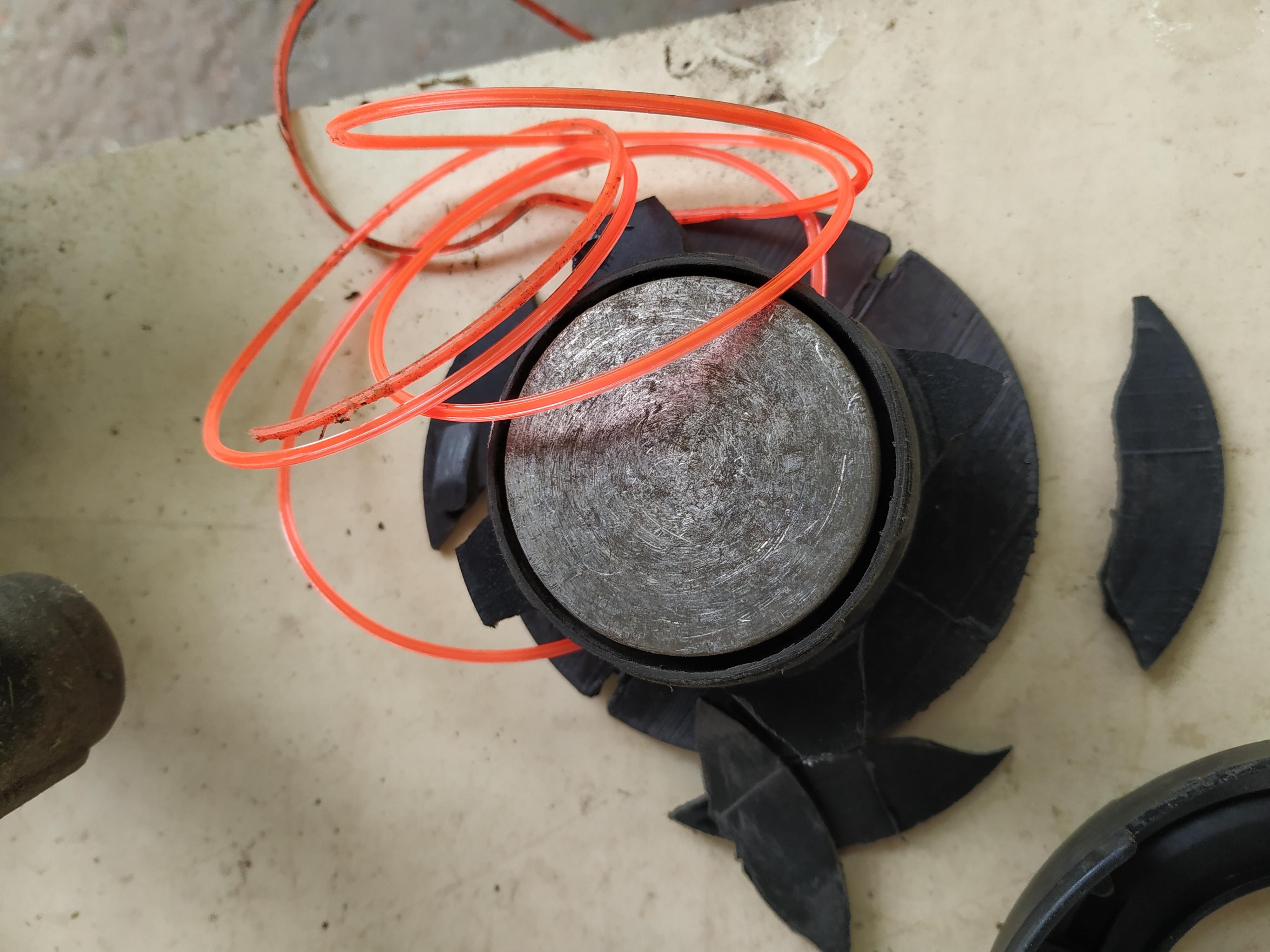 Шпулька для мотокоси Зеніт 118x75 мм з металевим диском 40012161 у реальних умовах використання від покупця Сергій.