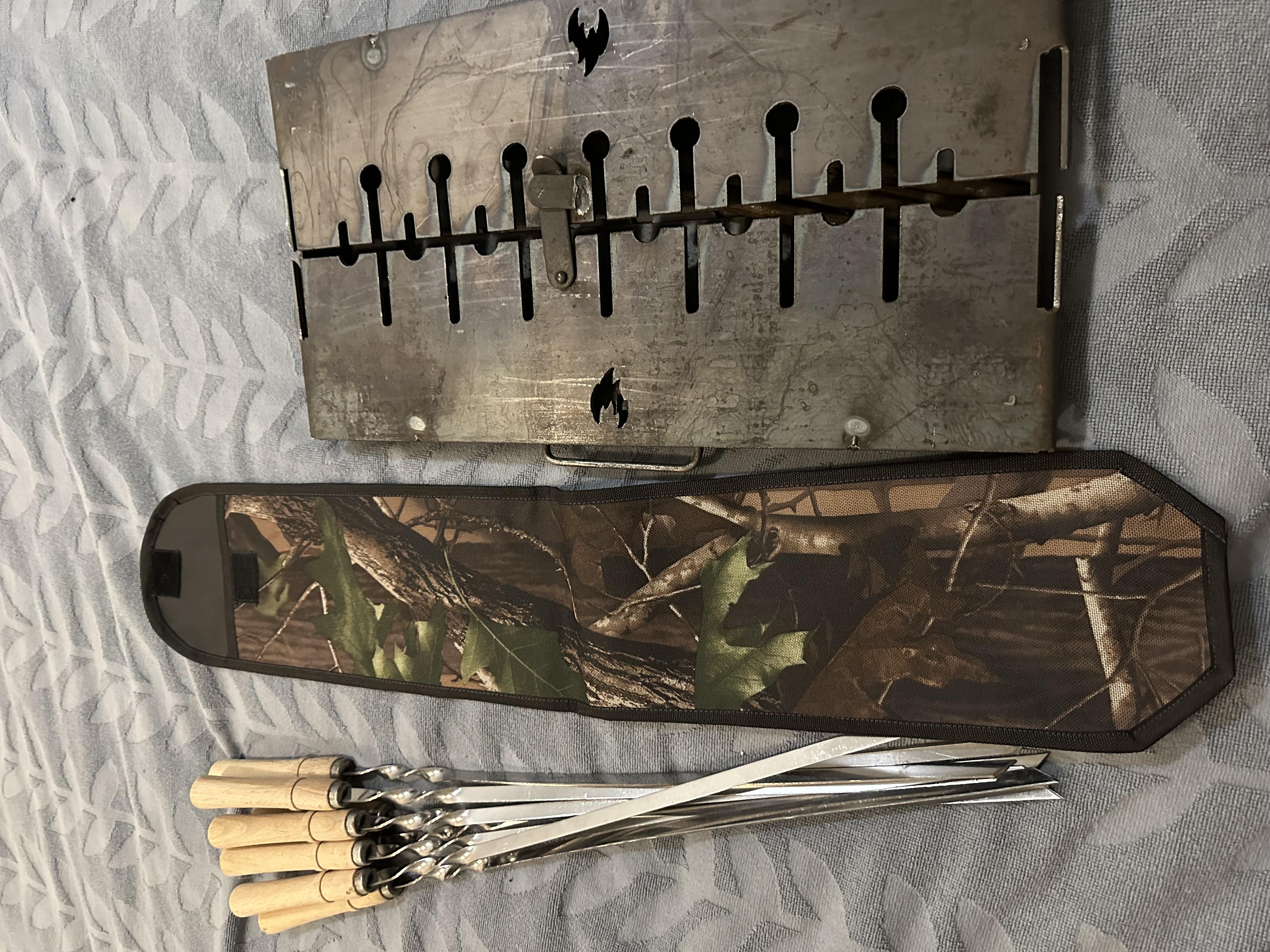 Фото: Мангал-чемодан Вогник з набором на 8 шампурів 3 мм (КМВД8/3), надіслане користувачем Катя Мангал-чемодан Вогник з набором на 8 шампурів 3 мм (КМВД8/3) у реальних умовах використання від користувача Катя.