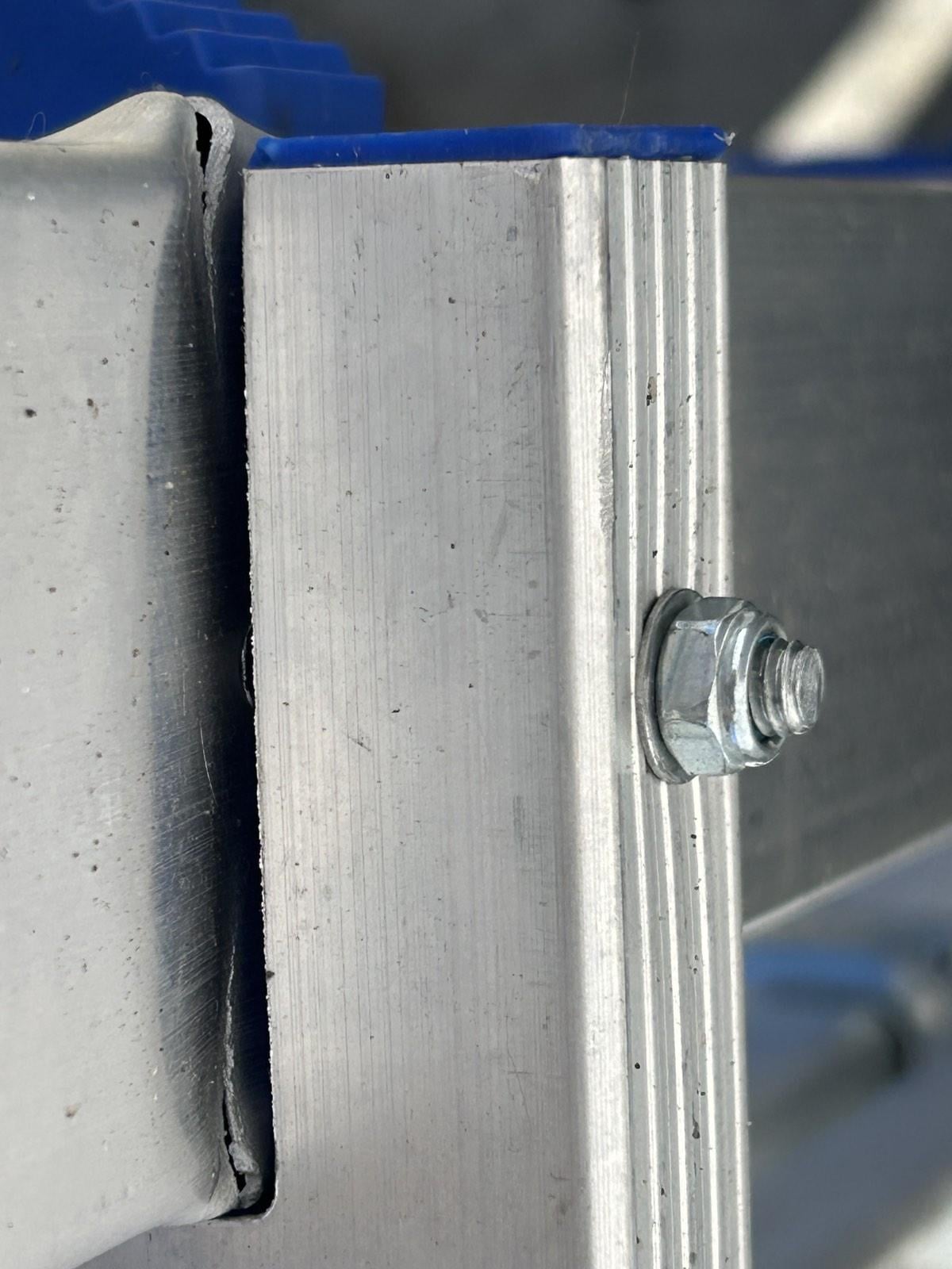 Лестница 3-секционная универсальная Werk LZ3207ВQ 3x7 (35273) в реальных условиях использования от покупателя Олена.