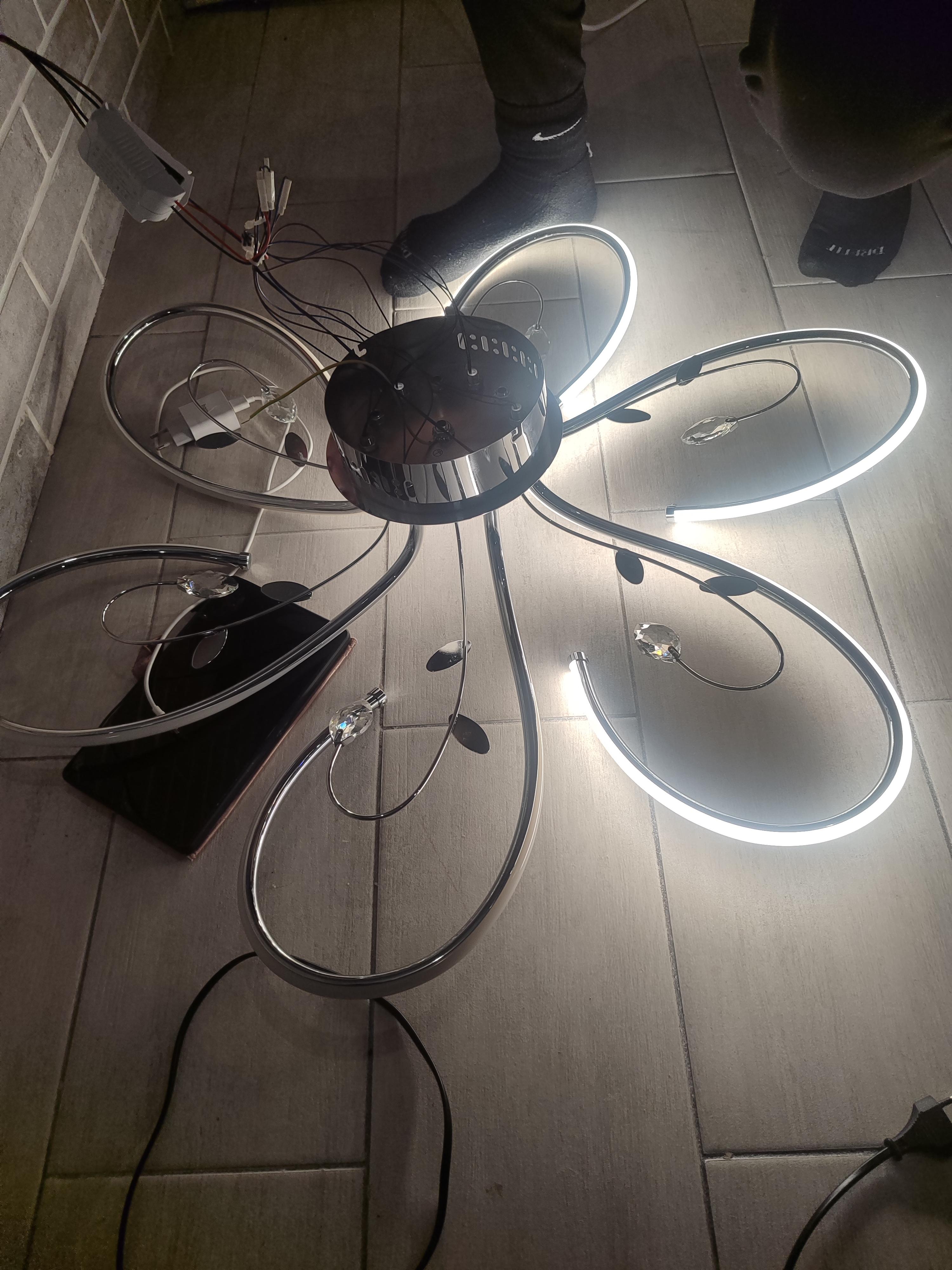 Люстра светодиодная Strotskis Venzel 90082/6 90 Вт LED-модуль хром в реальных условиях использования от покупателя Надія.