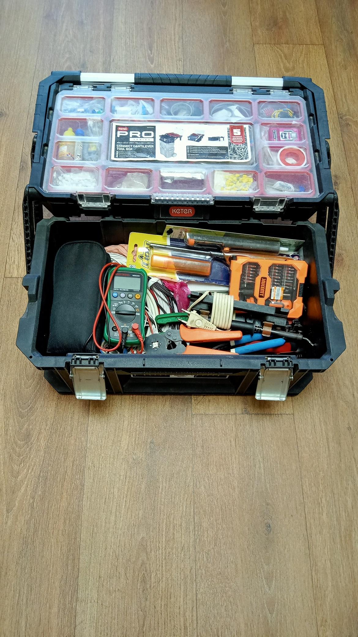 Ящик для ручного инструмента Keter 22" 233841 в реальных условиях использования от пользователя Олег.