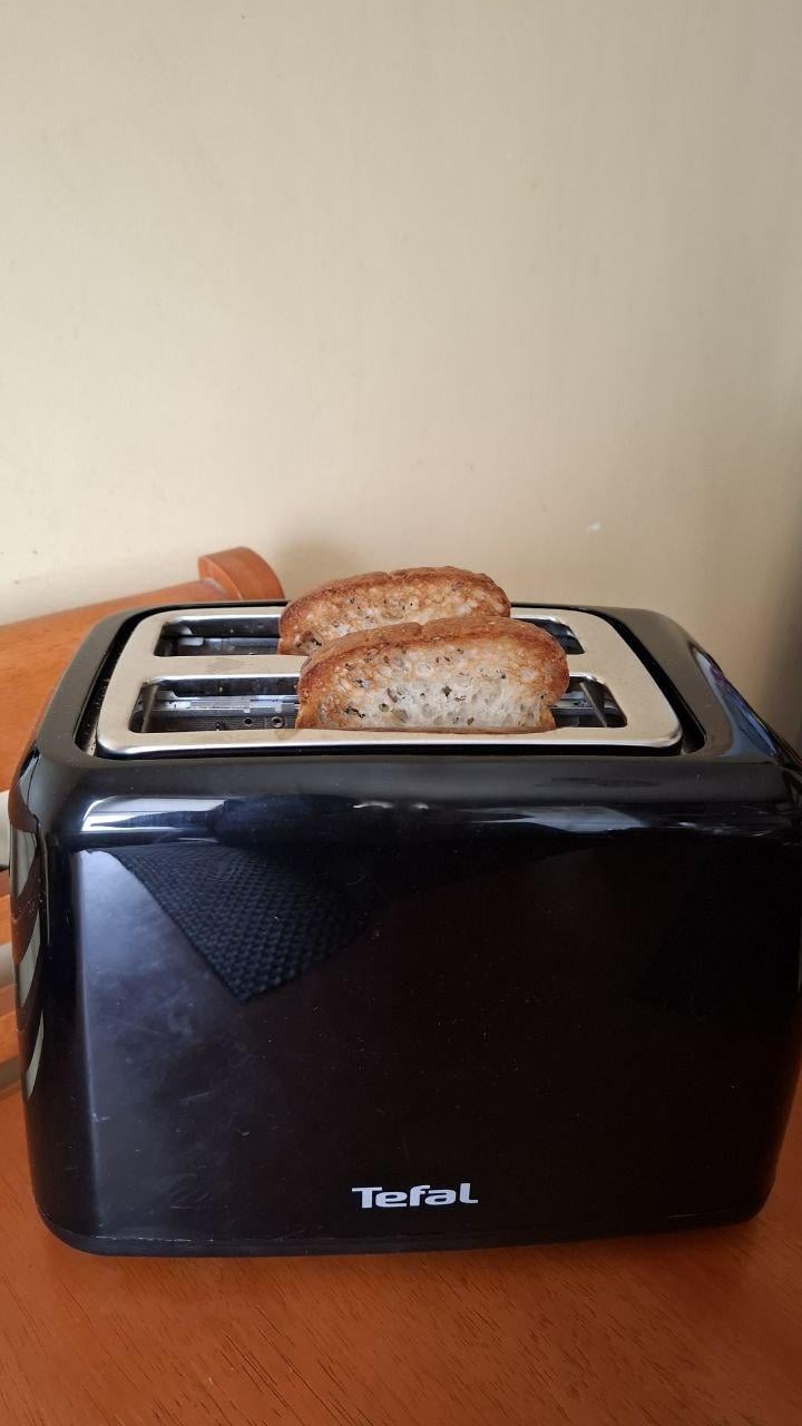 Тостер Tefal TT1A1830 у реальних умовах використання від користувача Вікторія.