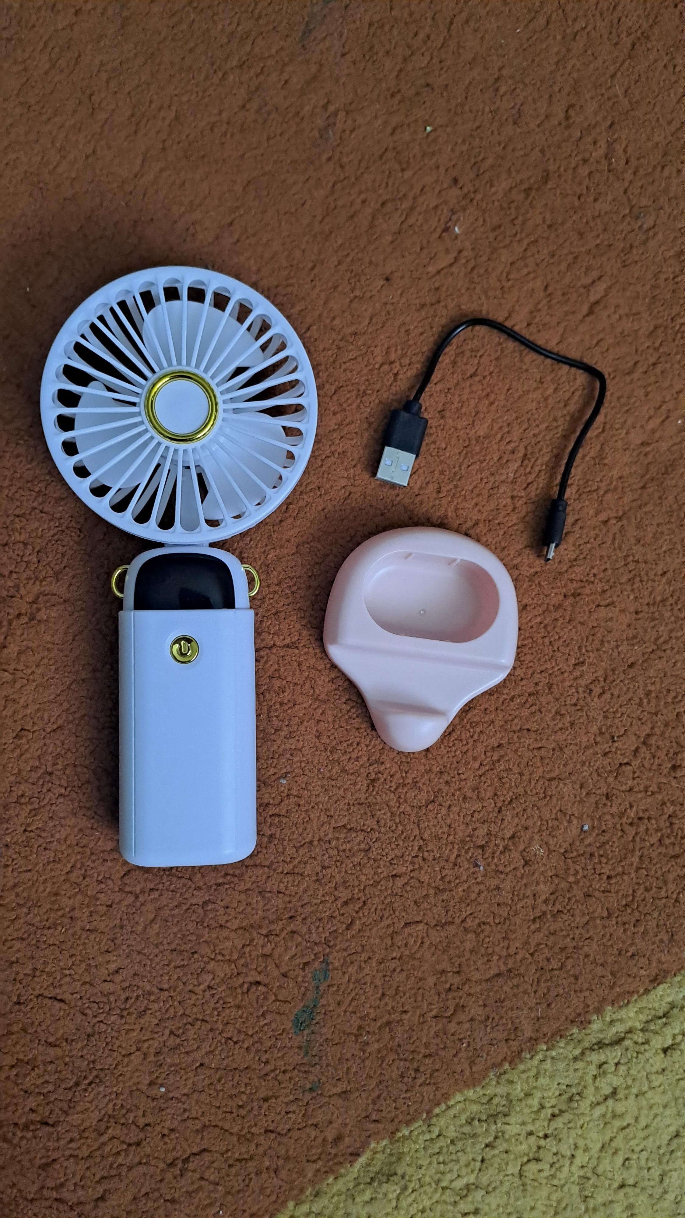 Вентилятор мини Handy Mini Fan нашейный/ручной/карманный Розовый (18732914) в реальных условиях использования от покупателя Марина.