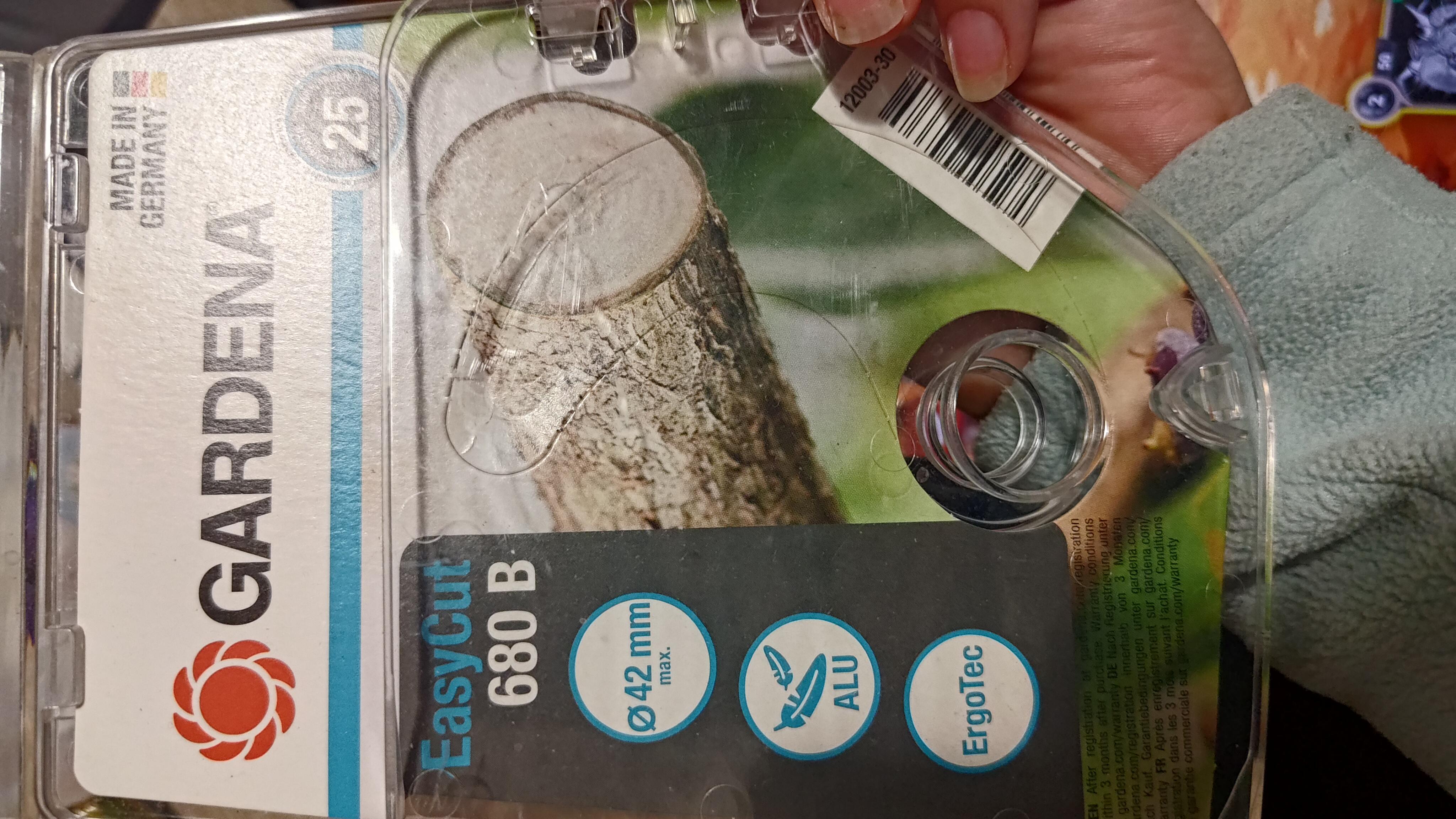 Гілкоріз Gardena EasyCut 680B + секатор Classic Gar у реальних умовах використання від користувача Наталія.