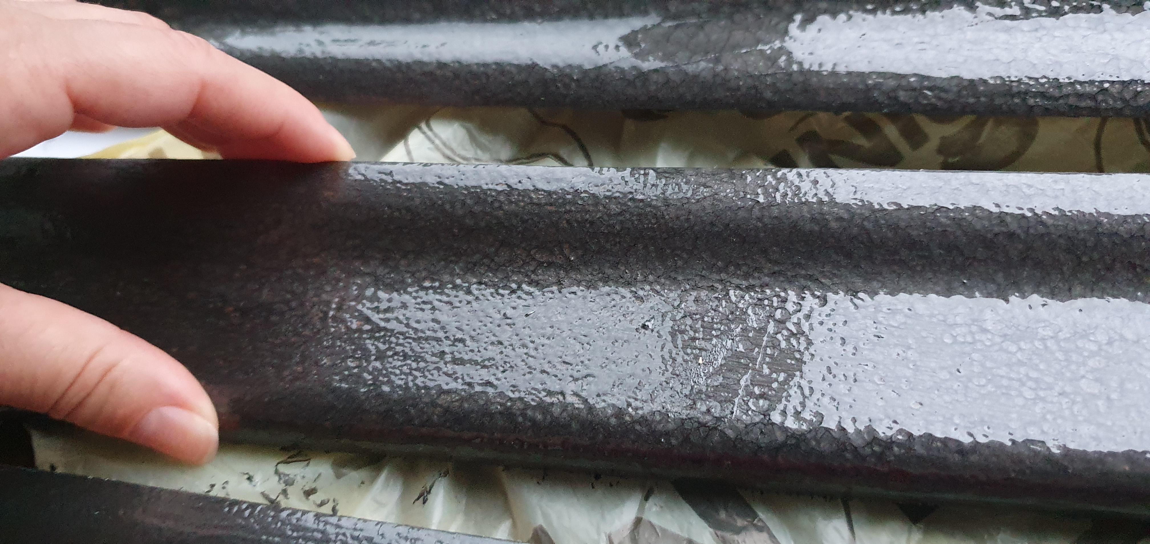 Эмаль антикоррозионная молотковая КОРАБЕЛЬНА 2 л Черный No101 (1378961748) в реальных условиях использования от пользователя Аліна Волкова.