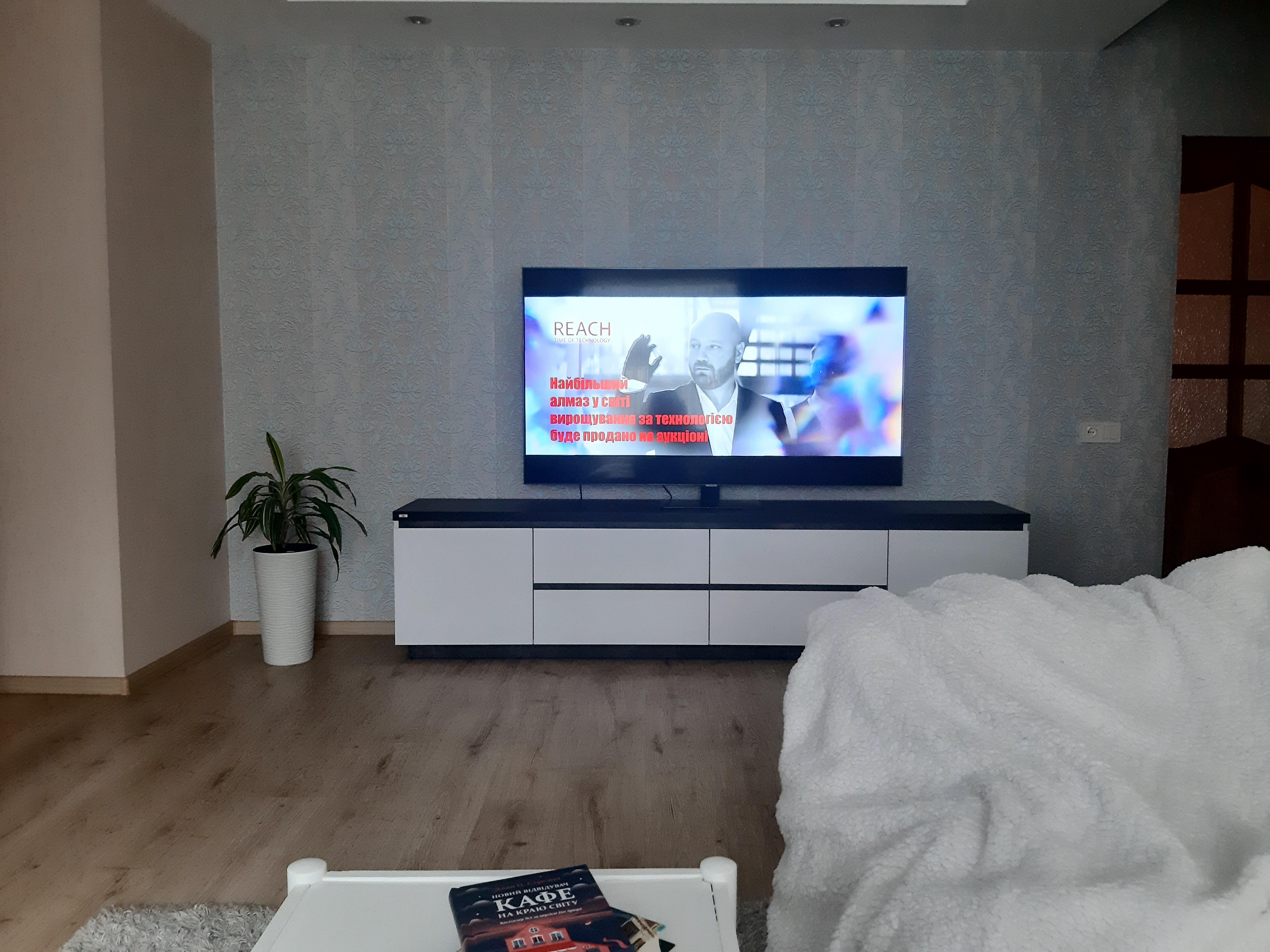 Тумба під ТВ Мія бетон у реальних умовах використання від покупця Герта.