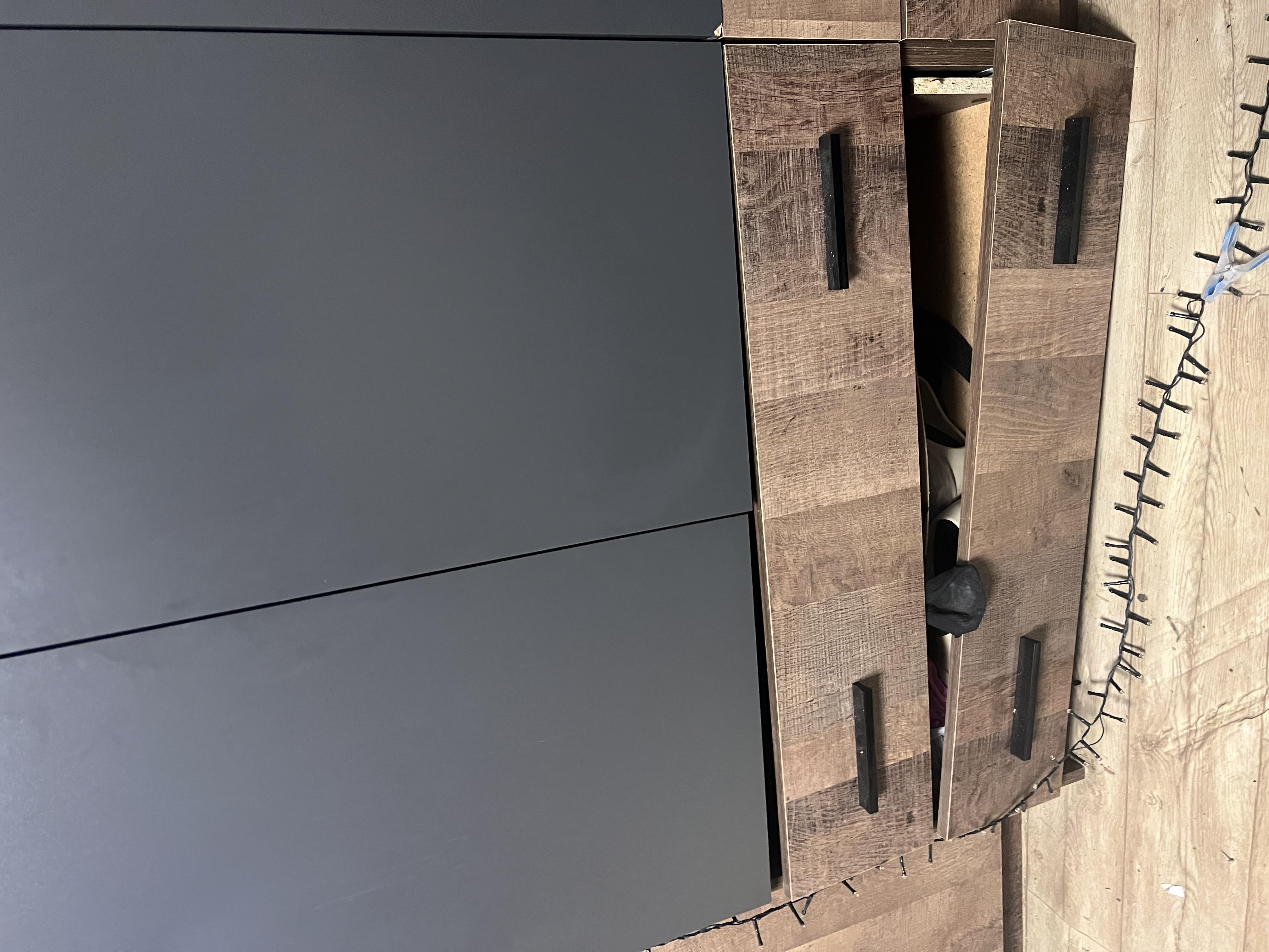 Спальний гарнітур Кім каркас з ламелями з ДСП Дуб артизан/Білий (51654) у реальних умовах використання від покупця Марія.