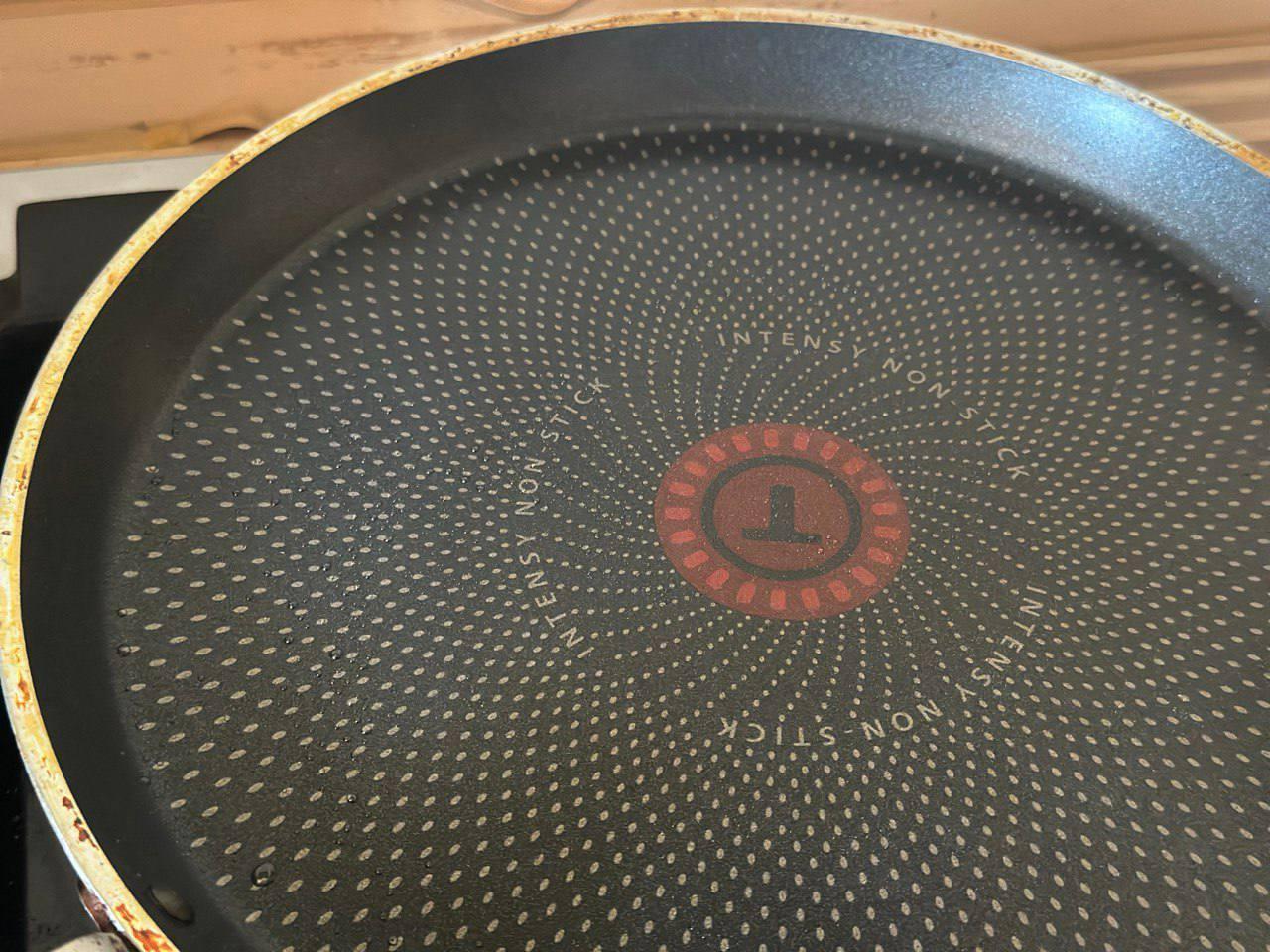 Сковорода для млинців Tefal XL Intense 25 см C3841053 у реальних умовах використання від користувача Юлія Соловик.
