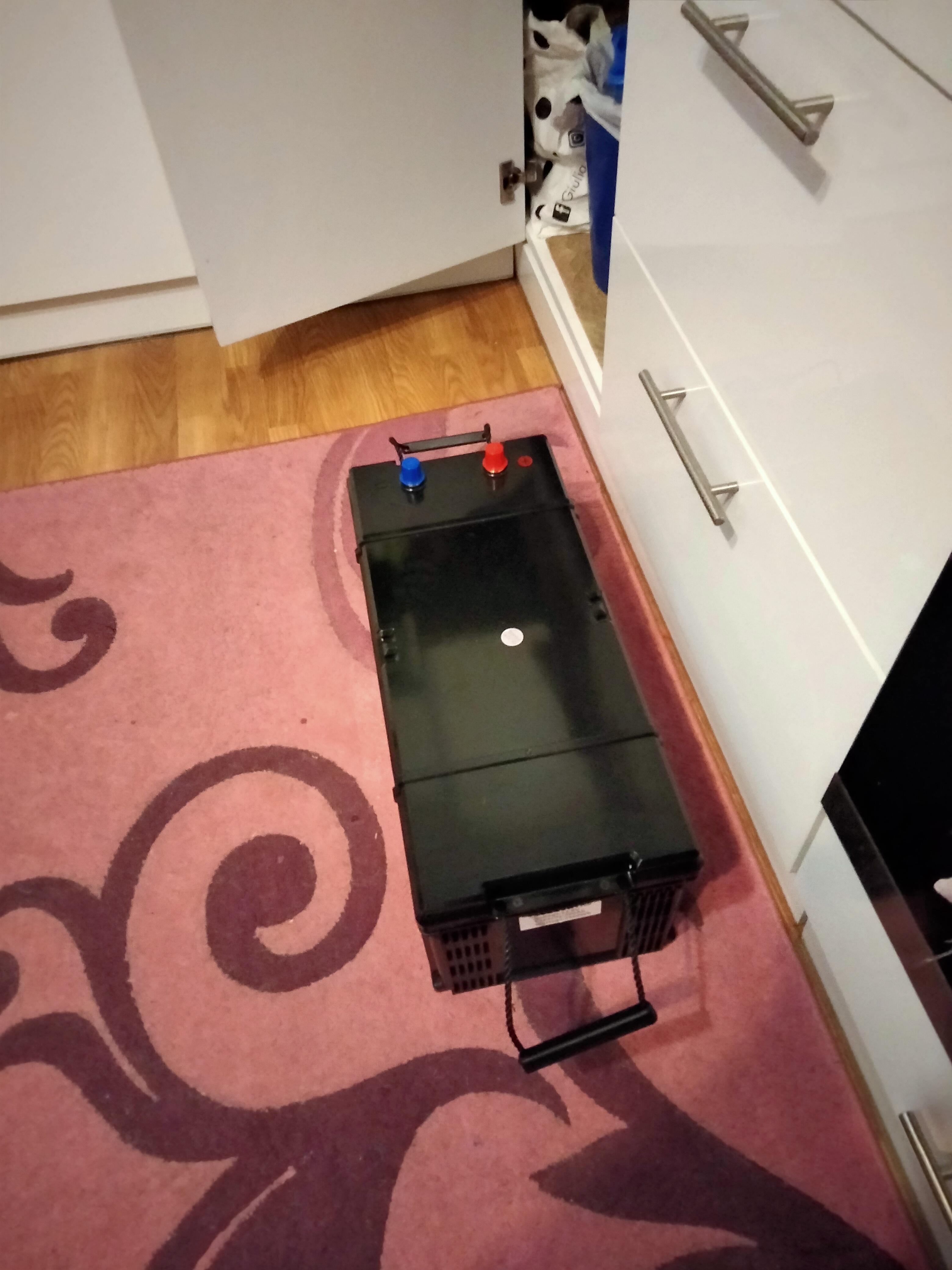 Фото: Акумулятор Kepworth LiFePO4 12V 200Ah 2560W із зарядним пристроєм BMS (K12200525), надіслане покупцем Владимир Акумулятор Kepworth LiFePO4 12V 200Ah 2560W із зарядним пристроєм BMS (K12200525) у реальних умовах використання від покупця Владимир.