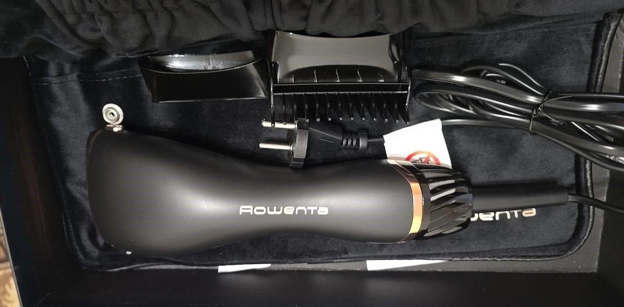 Фен Rowenta Ultimate Experience Air Motion CF8C20E0 у реальних умовах використання від користувача Люба Ільченко.