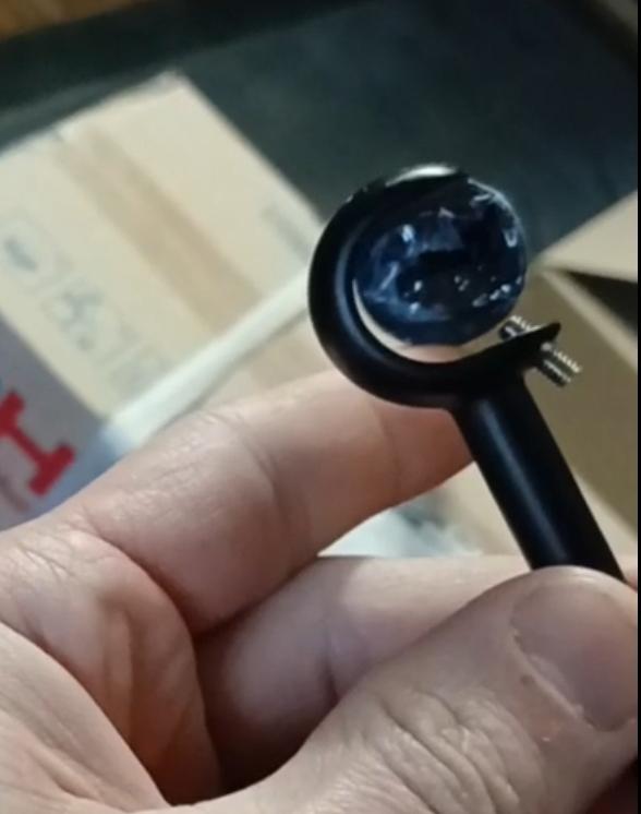 Фото: Карниз Quadrum Заглушка гладка штанга одинарний відкритий 25 мм 160 см Сатин/Чорний матовий (46977604), надіслане покупцем Ненартович Карниз Quadrum Заглушка гладка штанга одинарний відкритий 25 мм 160 см Сатин/Чорний матовий (46977604) у реальних умовах використання від покупця Ненартович.