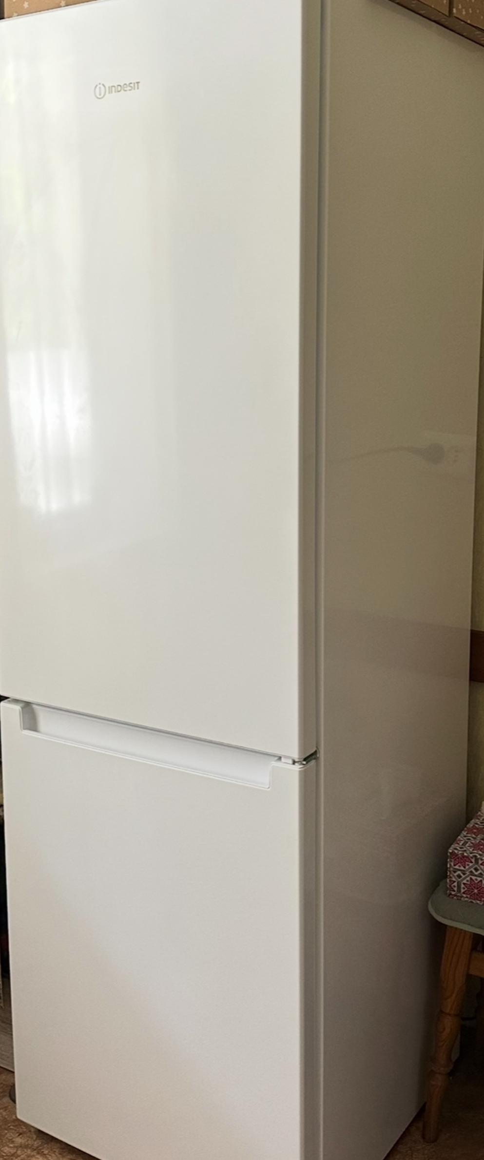 Холодильник Indesit LI8 S1E W в реальных условиях использования от пользователя Любов.