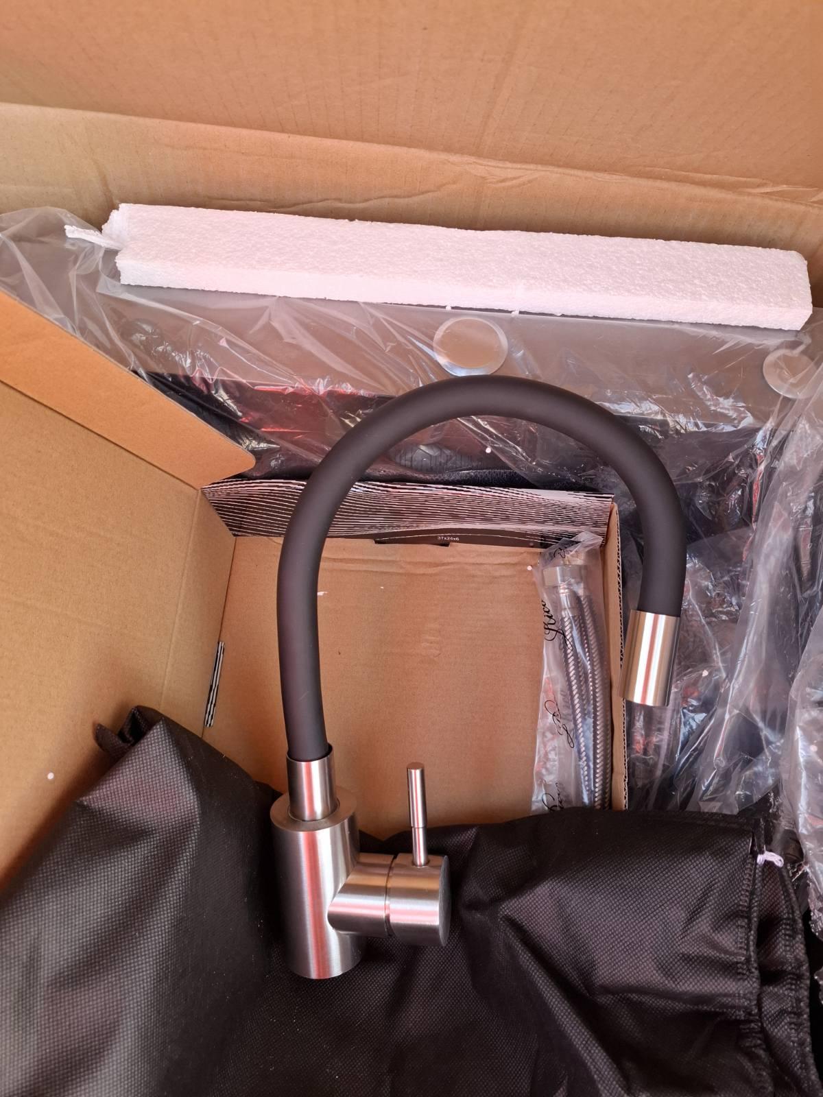 Мойка кухонная Lidz 7849BR PVD правая и смеситель для кухни Черный в реальных условиях использования от пользователя Галина.