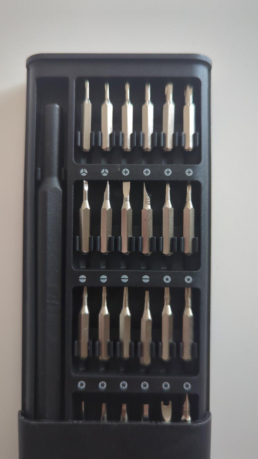 Набор отверток магнитных в футляре Precision для мелких работ 24в1 пластик (0f02806a) в реальных условиях использования от покупателя Віталій.