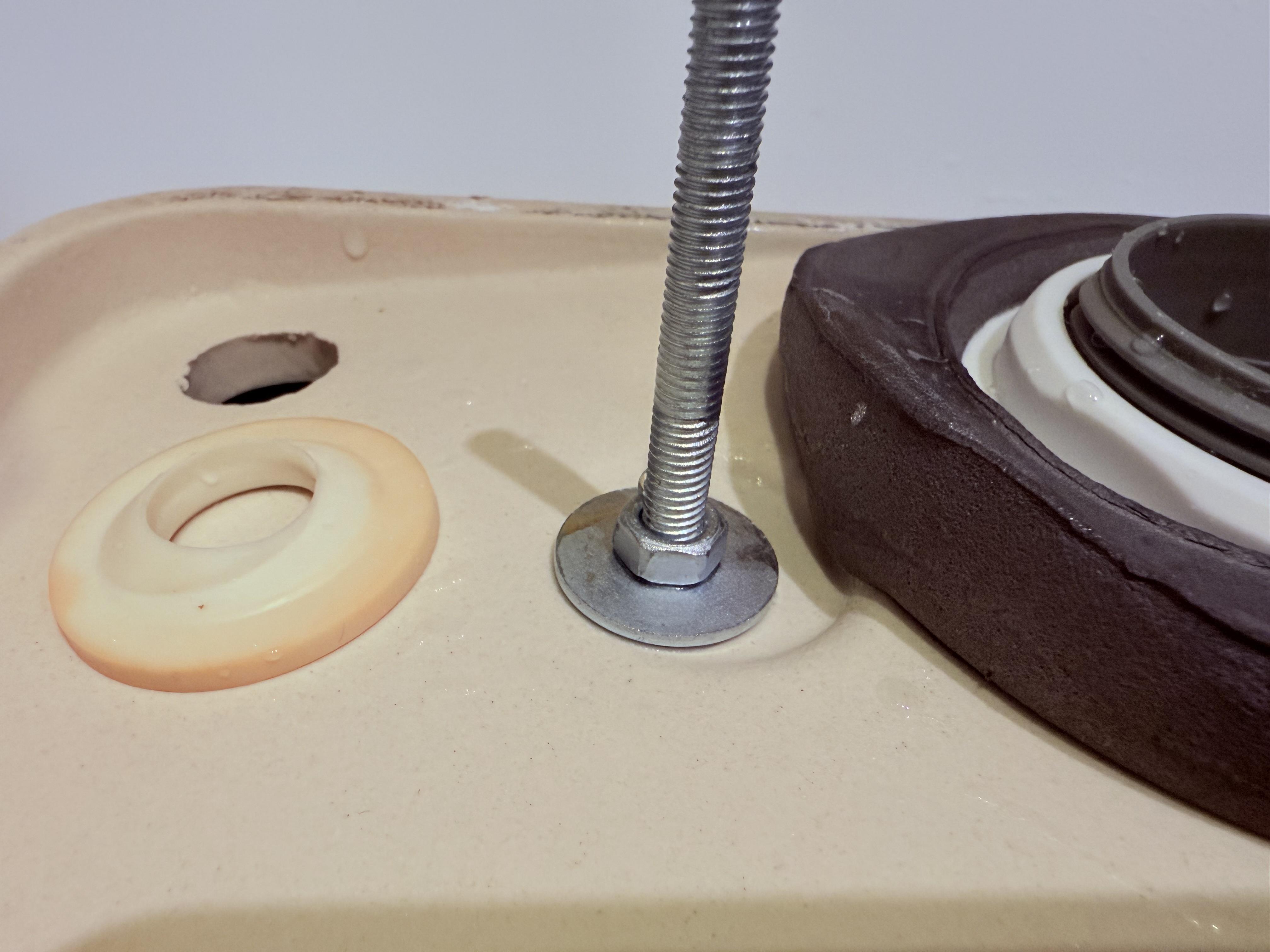 Унитаз-компакт Vidima Sirius W908001 в реальных условиях использования от пользователя Володимир.