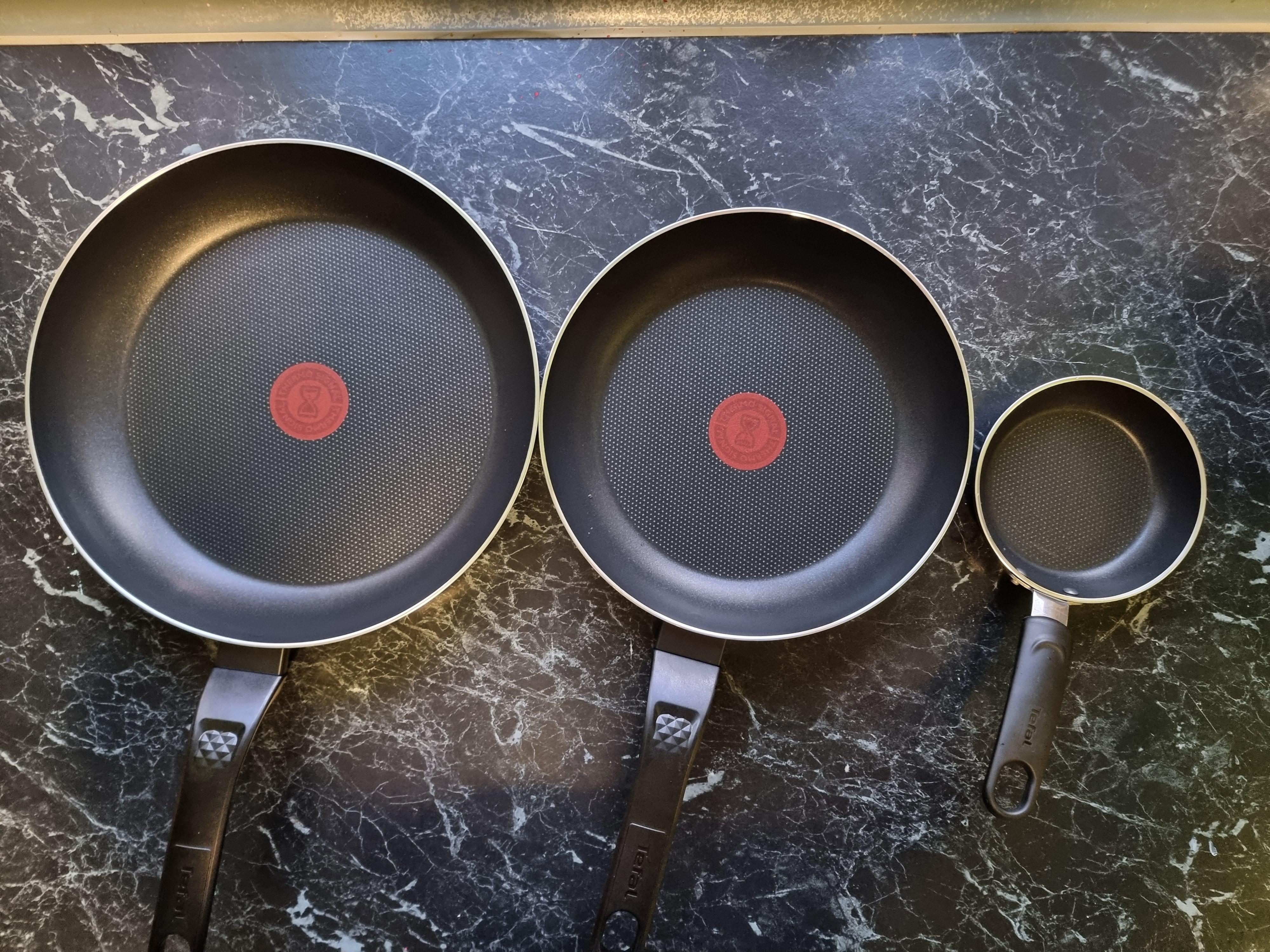 Сковорода Tefal 12 см Simply Clean B5670053 у реальних умовах використання від покупця Ольга.