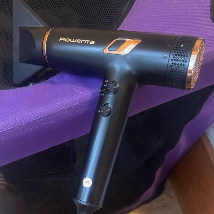 Фен Rowenta Nano HY8310F0 в реальных условиях использования от пользователя Ніна Петрик.