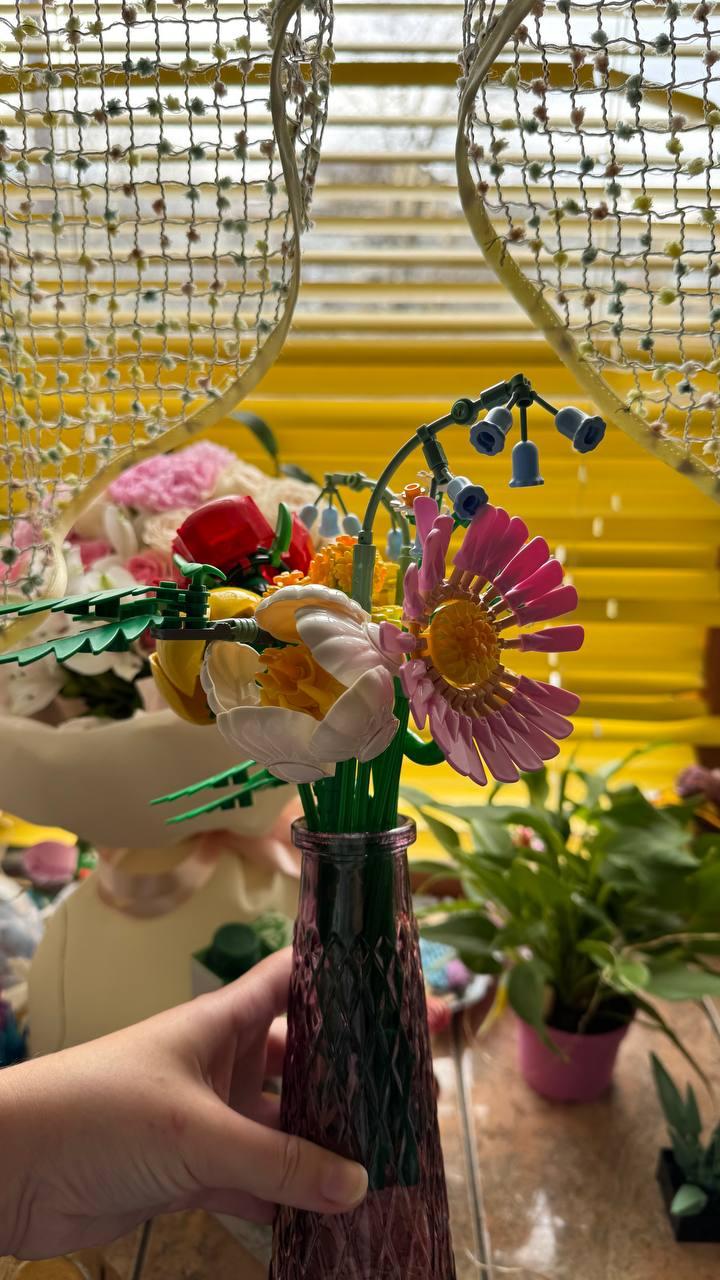 Конструктор LEGO Botanical Мініатюрний сонячний букет 10347 у реальних умовах використання від користувача Максим Проценко.