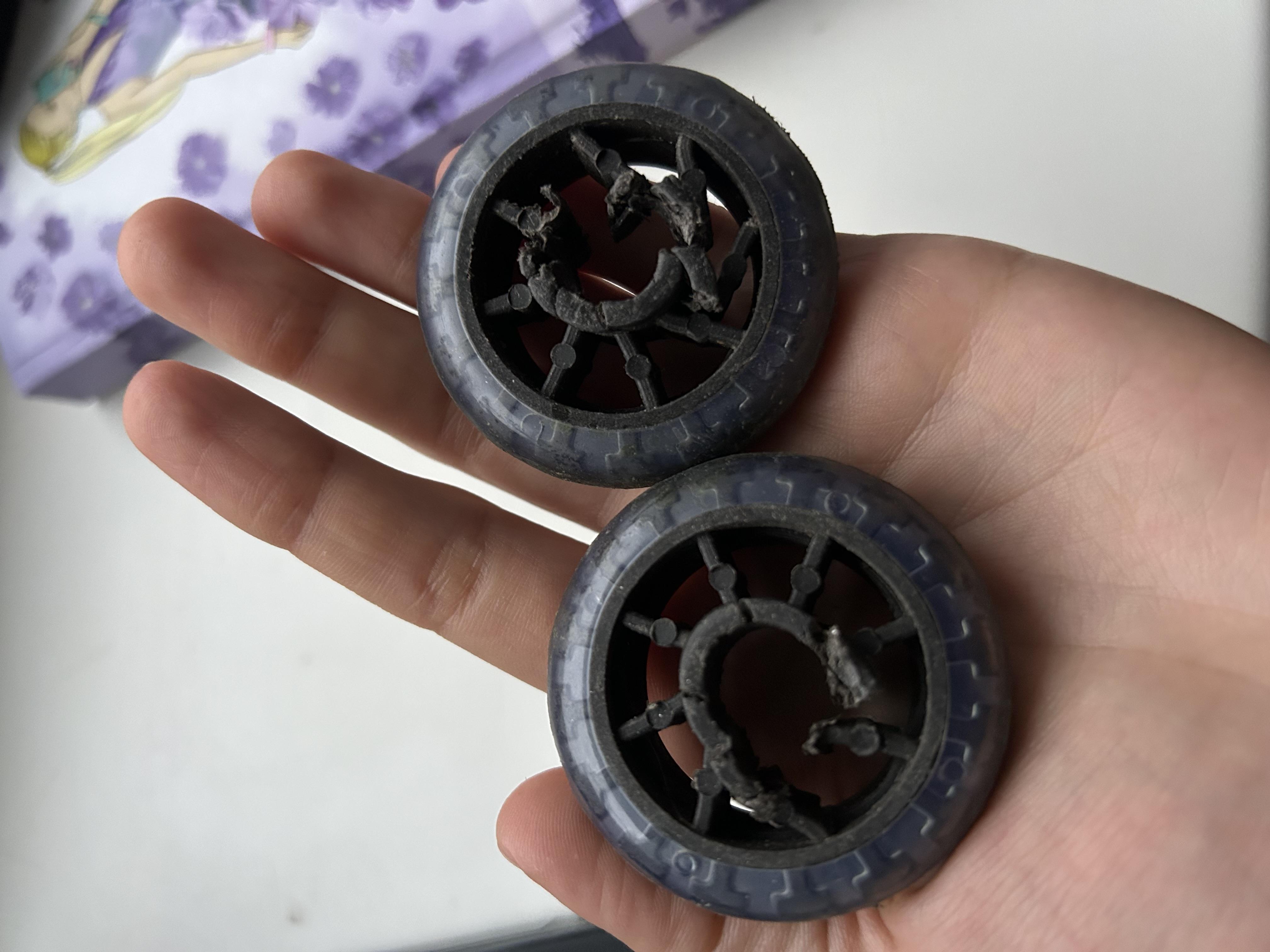 Чемодан Bonro Style средний Черно-красный (1413) в реальных условиях использования от покупателя Тетяна.