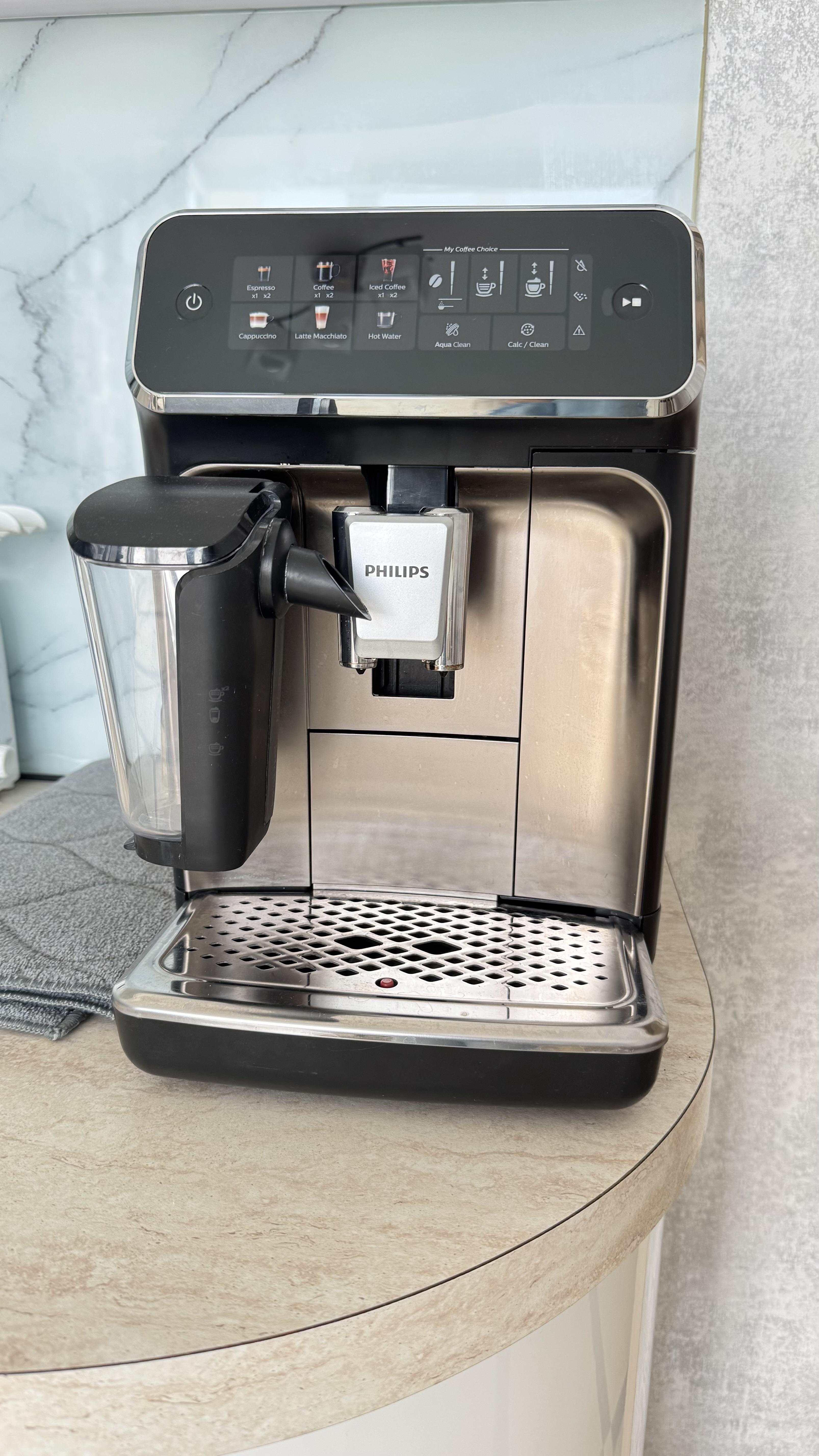 Кофемашина Philips EP3347/90 в реальных условиях использования от пользователя Аліна.