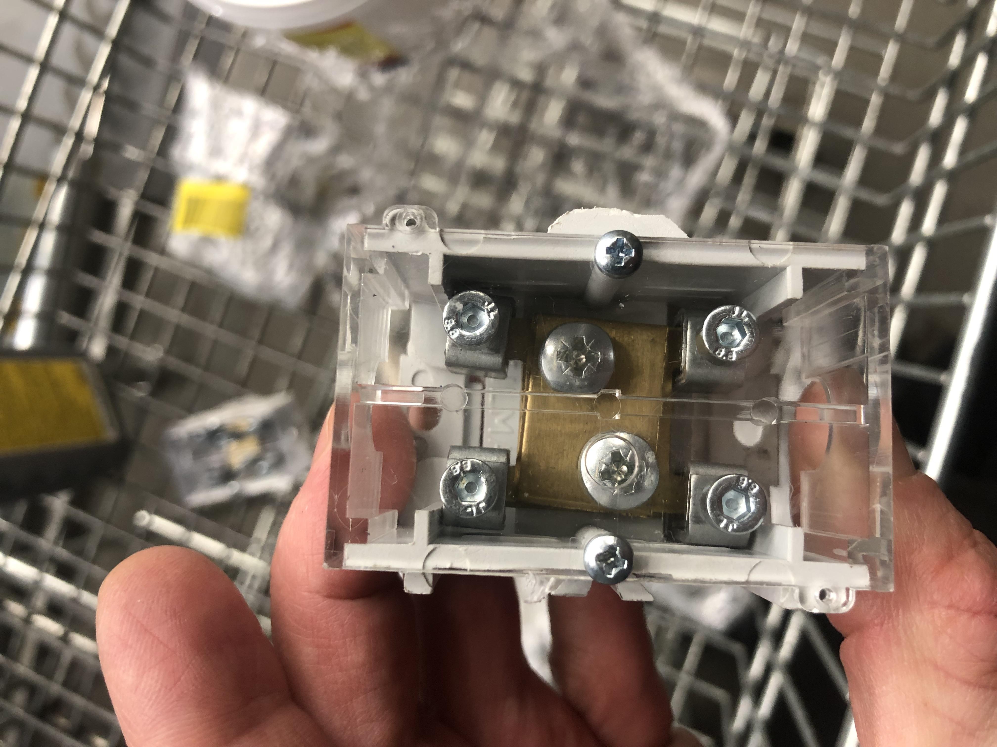 Клема для швидкого монтажу E.NEXT e.tc.main.brass.35k, 1х35 мм.кв./4х6 мм.кв. у реальних умовах використання від покупця Андрій.