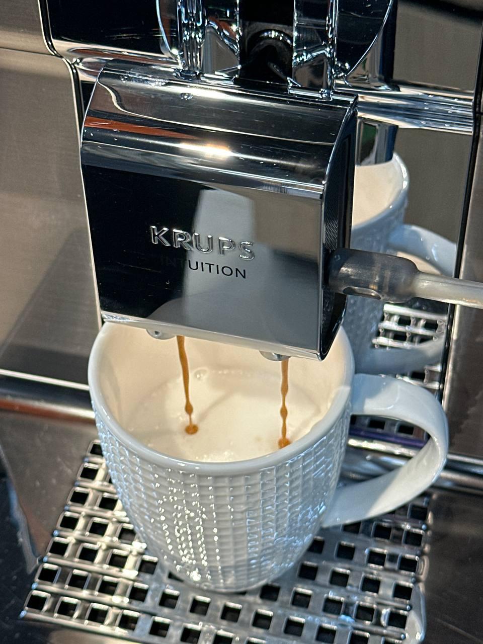 Фото: Кофемашина Krups Intuition Experience+ EA877D10, отправлено пользователем Альона Тарасова Кофемашина Krups Intuition Experience+ EA877D10 в реальных условиях использования от пользователя Альона Тарасова.