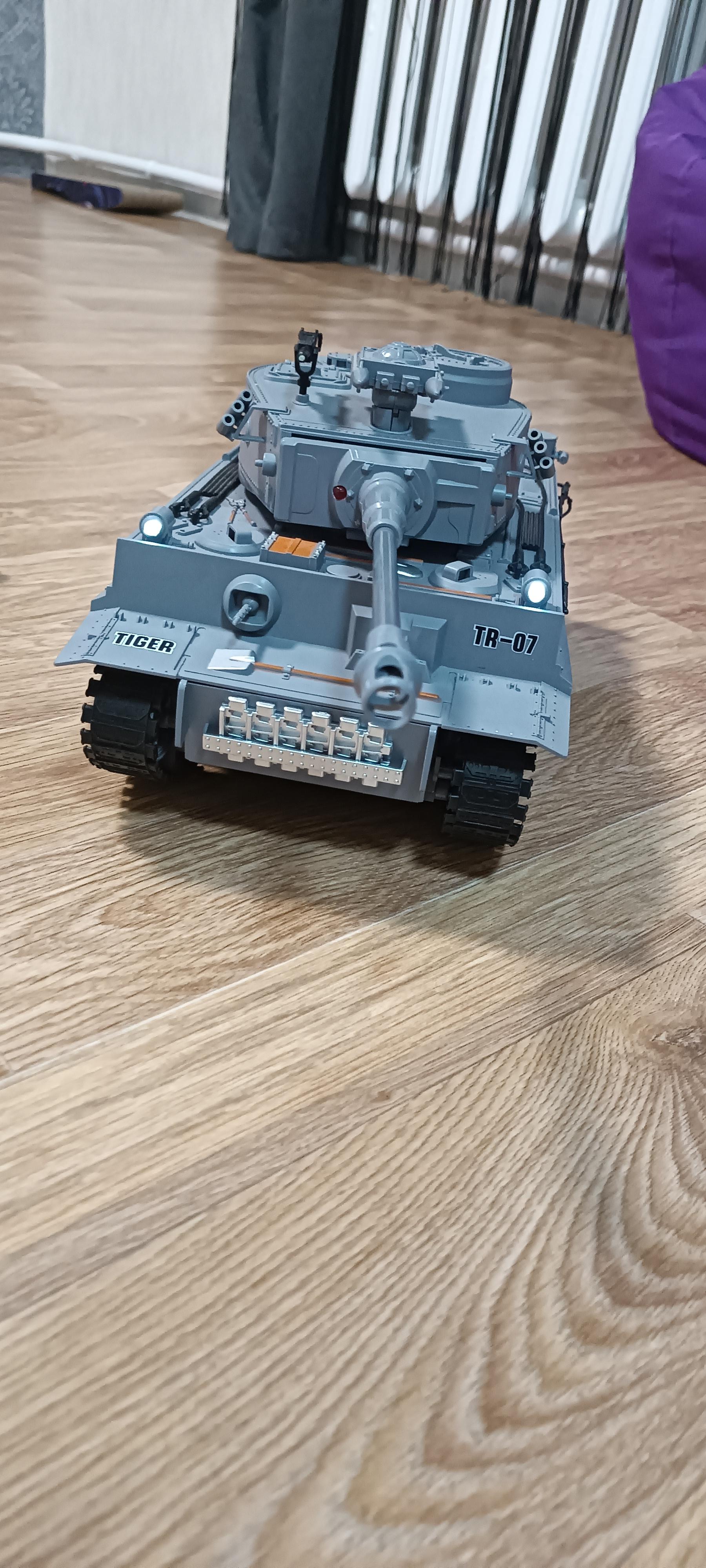 Танк ZIPP Toys German Tiger 1:18 532.00.15 в реальных условиях использования от пользователя Олена.