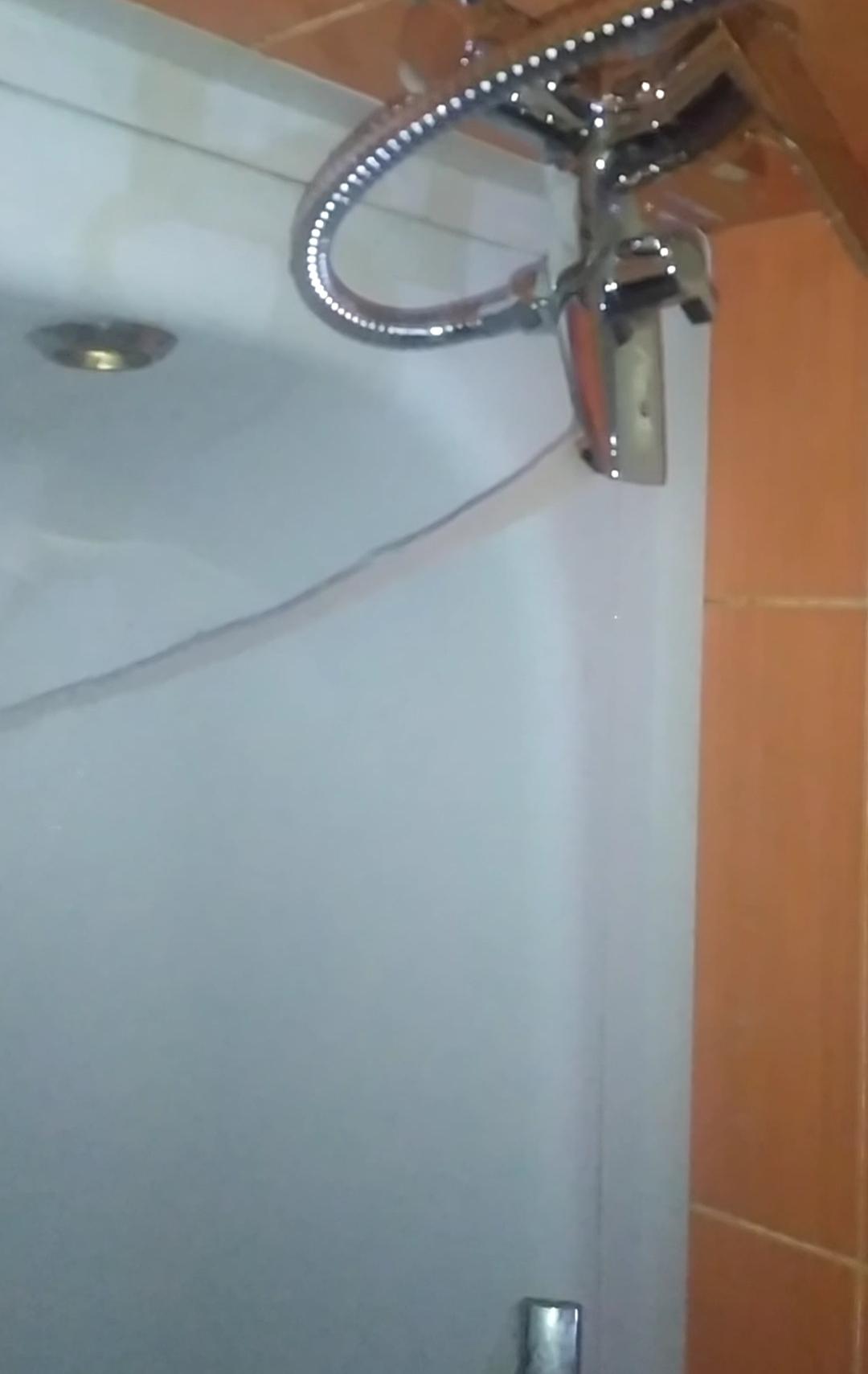 Фото: Смеситель для ванны RJ CRETA , хром, отправлено покупателем Олександр Смеситель для ванны RJ CRETA , хром в реальных условиях использования от покупателя Олександр.