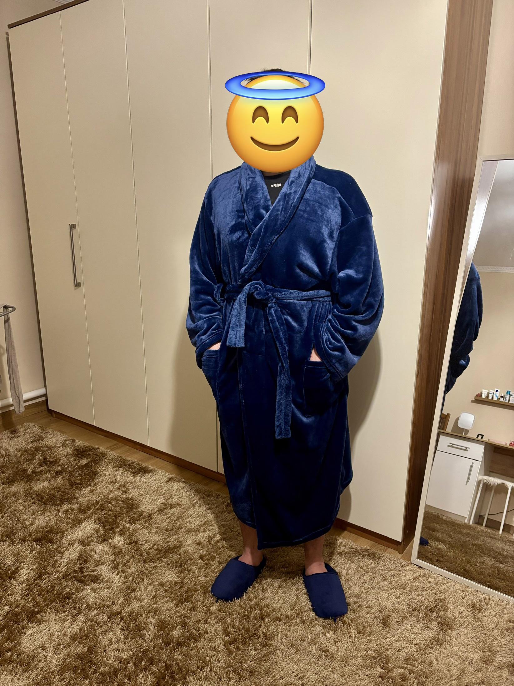 Фото: Халат La Nuit шаль мужская в упаковке р. M синий, отправлено пользователем Лариса Халат La Nuit шаль мужская в упаковке р. M синий в реальных условиях использования от пользователя Лариса.