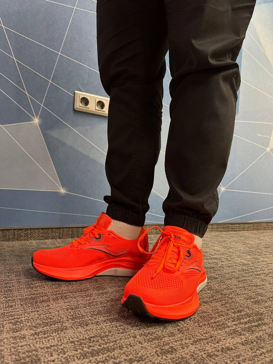 Кроссовки мужские Joma Hispals RHISPS2507 р.42,5 оранжевые в реальных условиях использования от покупателя Сергій.