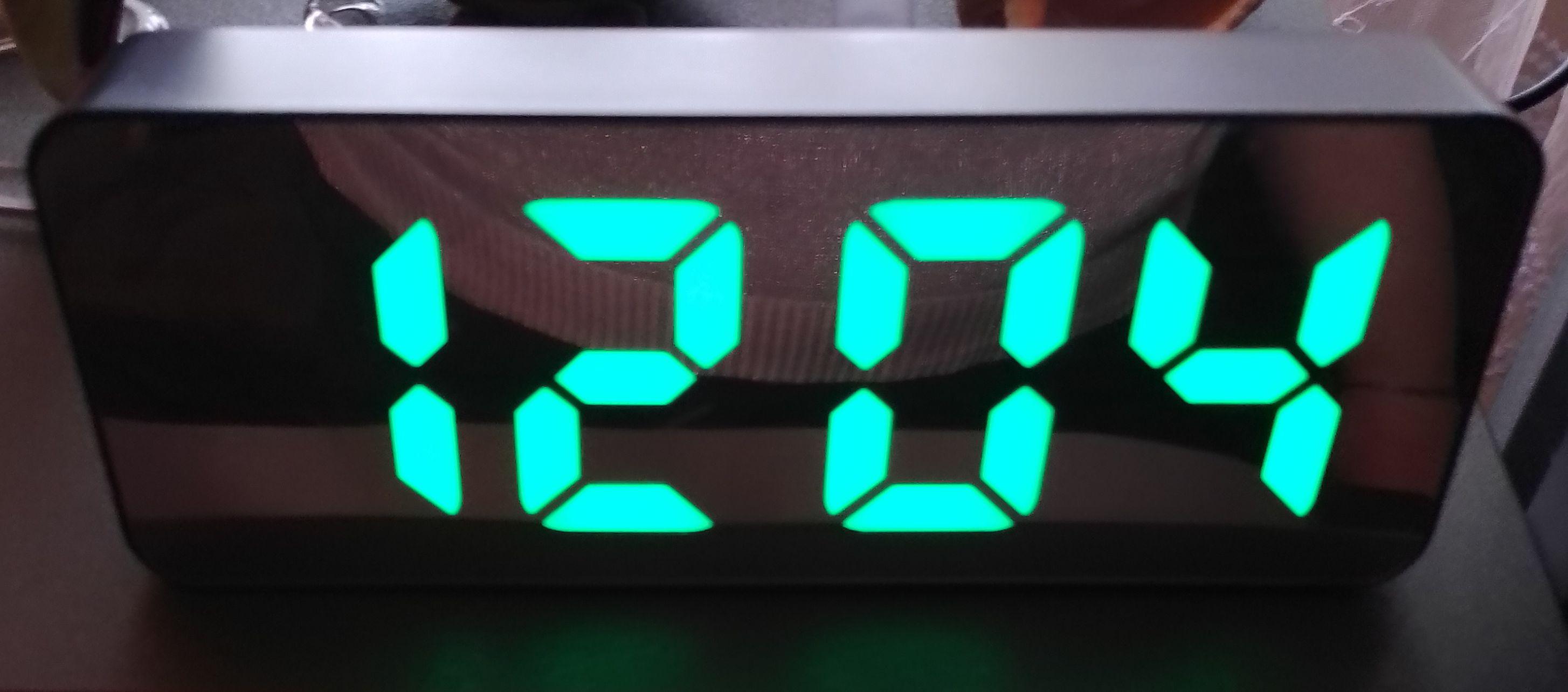 Фото: Часы настольные Gaosiio DS-3821L LED с термометром Белый (1010548-Black-3), отправлено пользователем Надія Часы настольные Gaosiio DS-3821L LED с термометром Белый (1010548-Black-3) в реальных условиях использования от пользователя Надія.